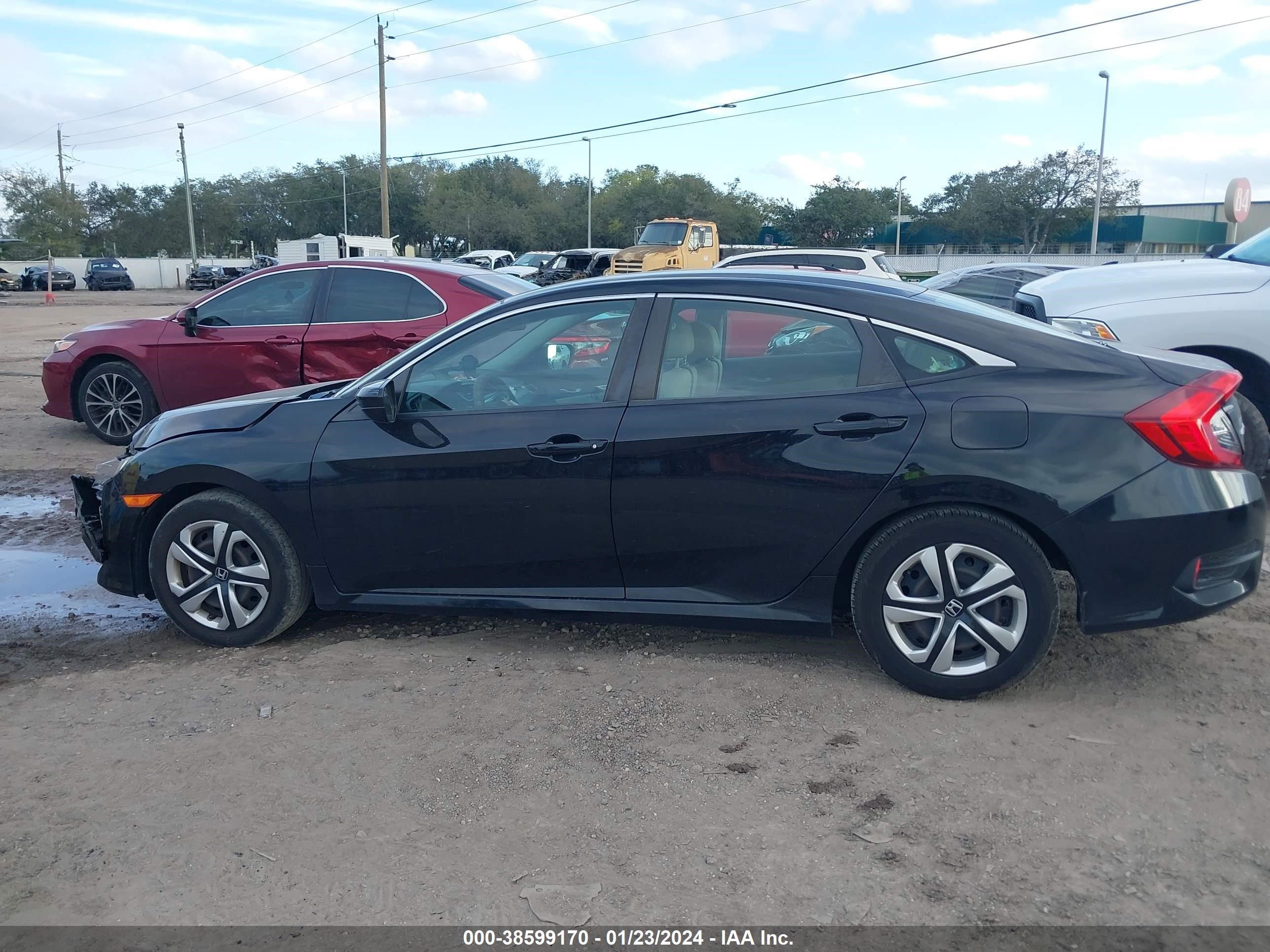 Photo 13 VIN: 2HGFC2F59JH595509 - HONDA CIVIC 