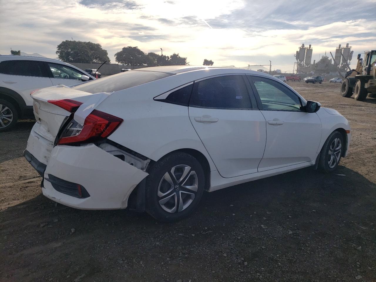 Photo 2 VIN: 2HGFC2F5XGH515109 - HONDA CIVIC 