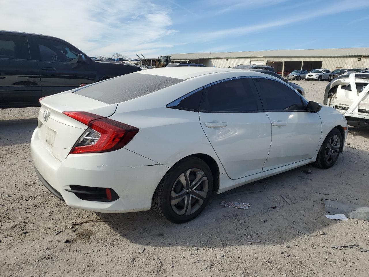 Photo 2 VIN: 2HGFC2F5XGH570062 - HONDA CIVIC 