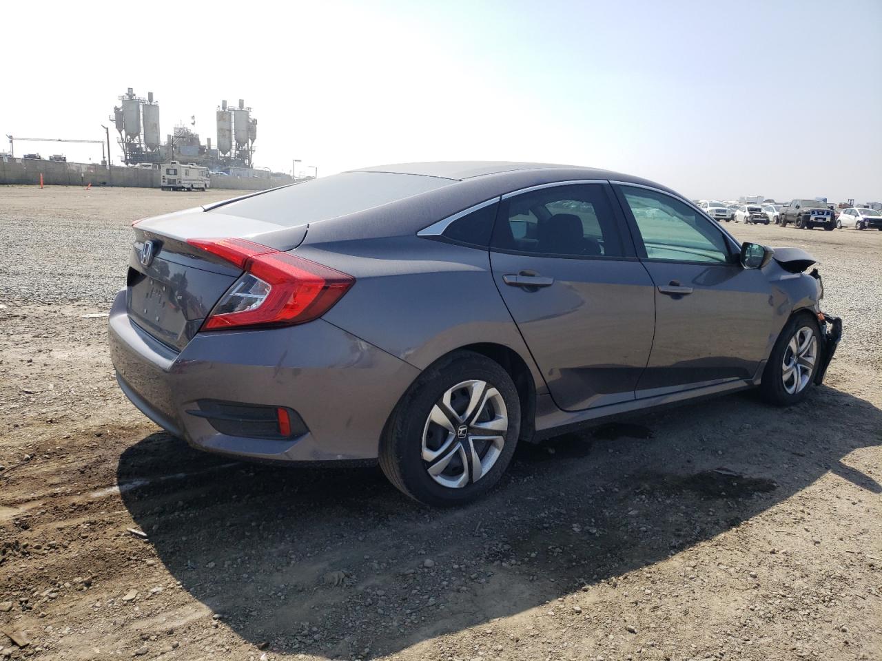 Photo 2 VIN: 2HGFC2F5XHH563890 - HONDA CIVIC 