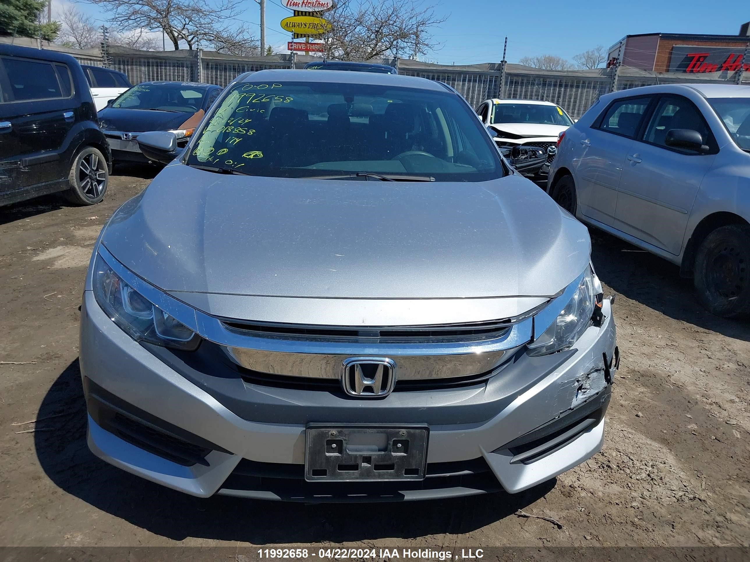 Photo 11 VIN: 2HGFC2F5XJH018858 - HONDA CIVIC 