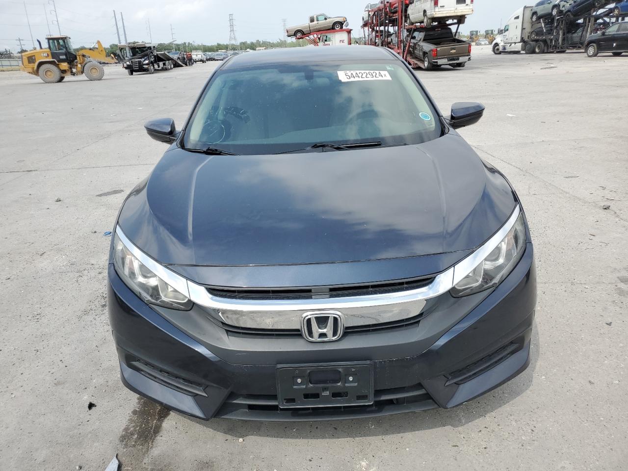 Photo 4 VIN: 2HGFC2F5XJH533262 - HONDA CIVIC 