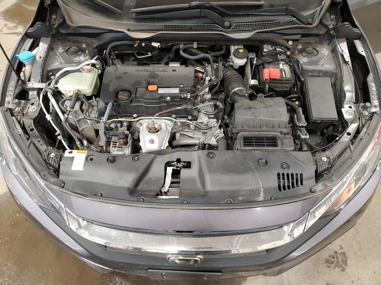 Photo 10 VIN: 2HGFC2F5XJH565922 - HONDA CIVIC 