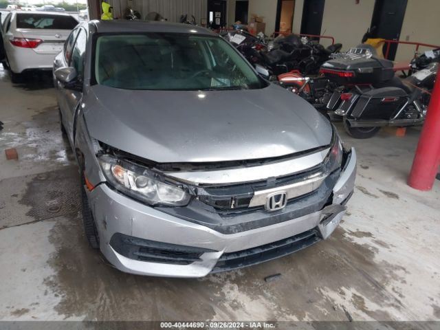 Photo 5 VIN: 2HGFC2F5XJH572966 - HONDA CIVIC 