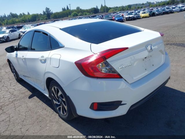 Photo 2 VIN: 2HGFC2F5XJH586737 - HONDA CIVIC 