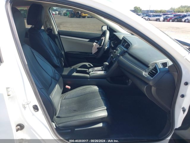 Photo 4 VIN: 2HGFC2F5XJH586737 - HONDA CIVIC 