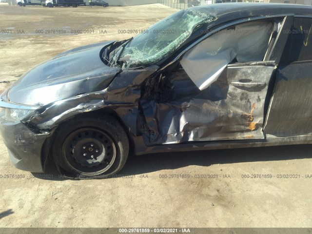 Photo 5 VIN: 2HGFC2F5XJH594112 - HONDA CIVIC SEDAN 