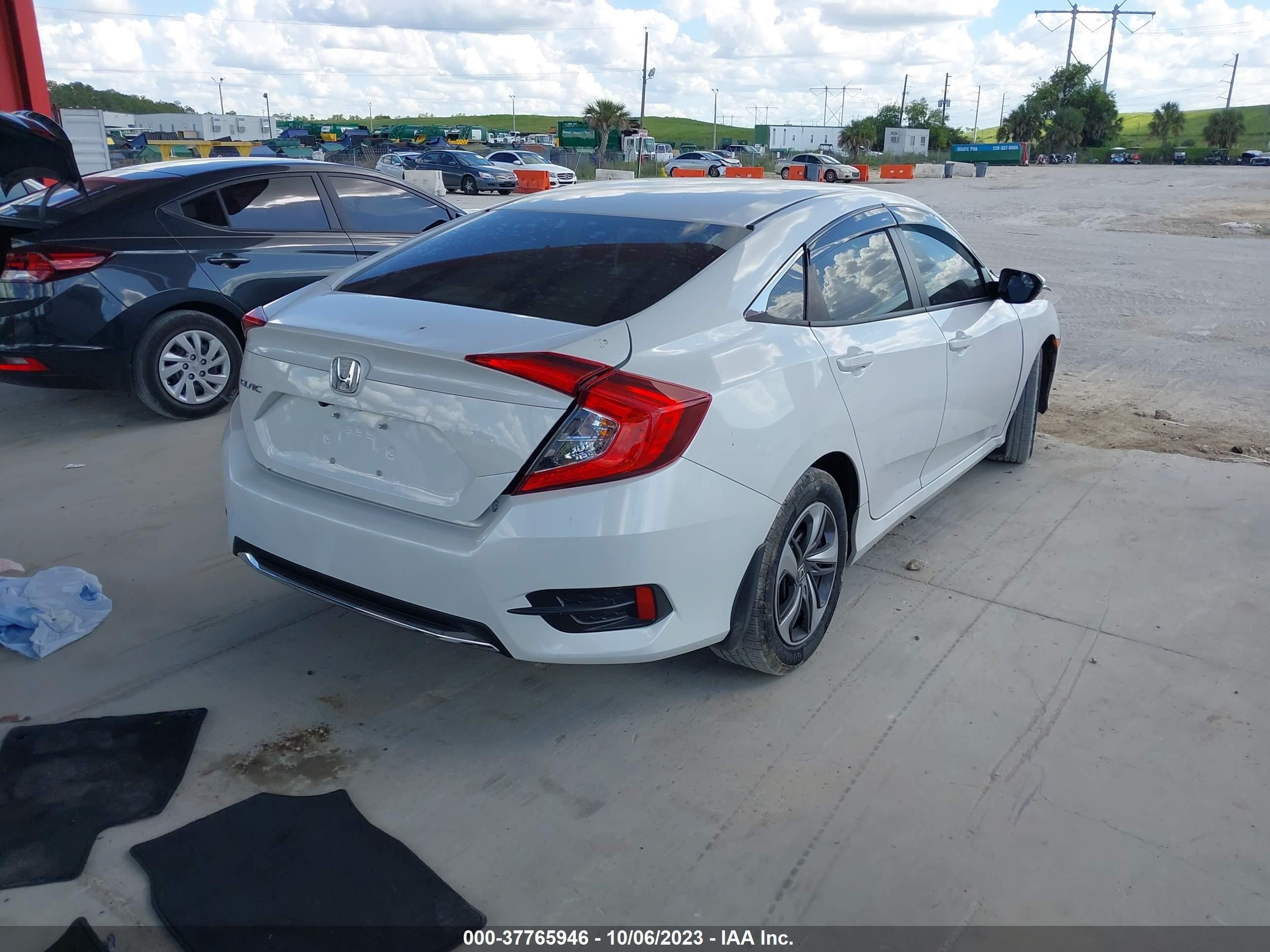 Photo 3 VIN: 2HGFC2F61KH583445 - HONDA CIVIC 