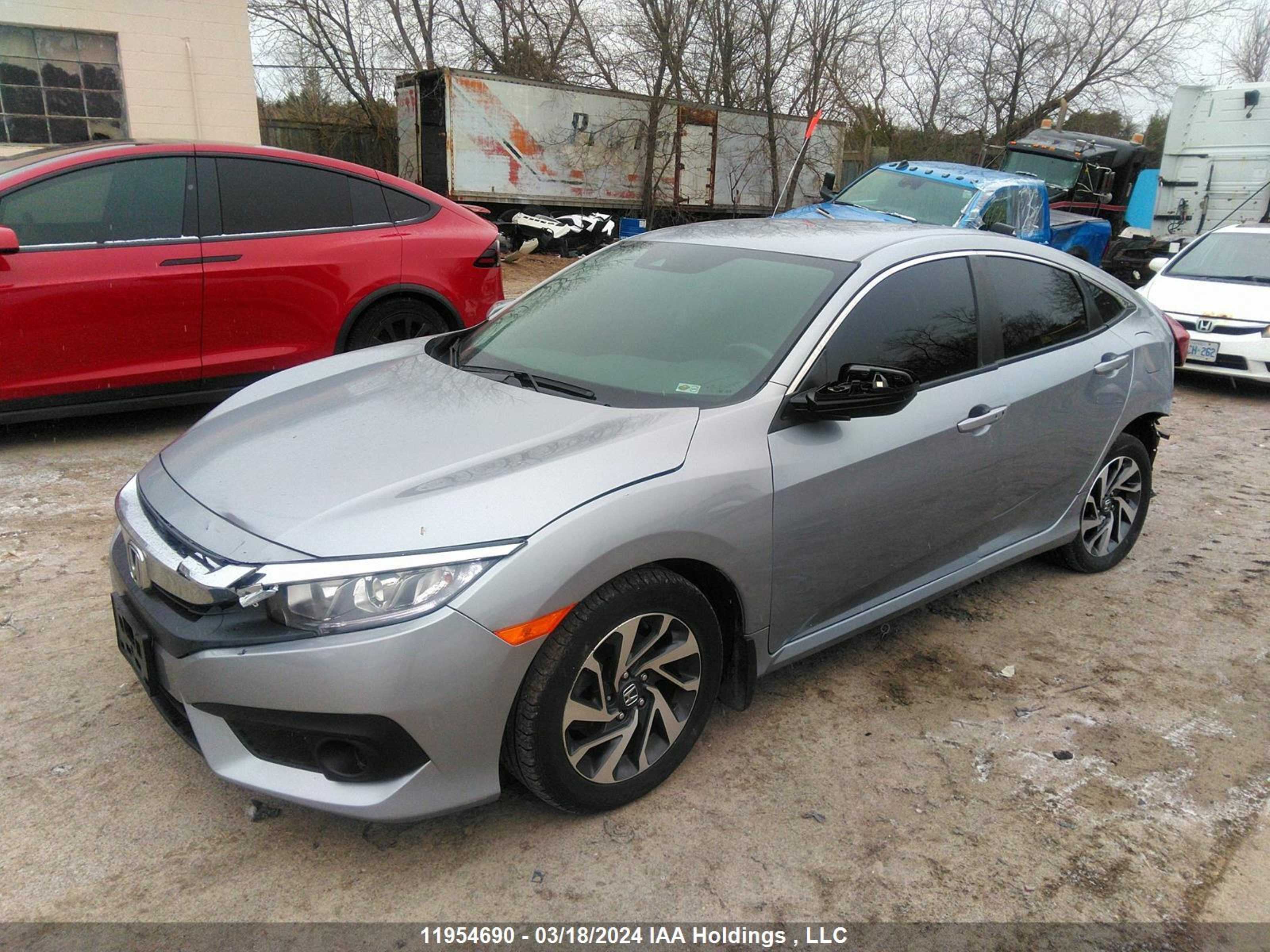 Photo 1 VIN: 2HGFC2F62JH015851 - HONDA CIVIC 