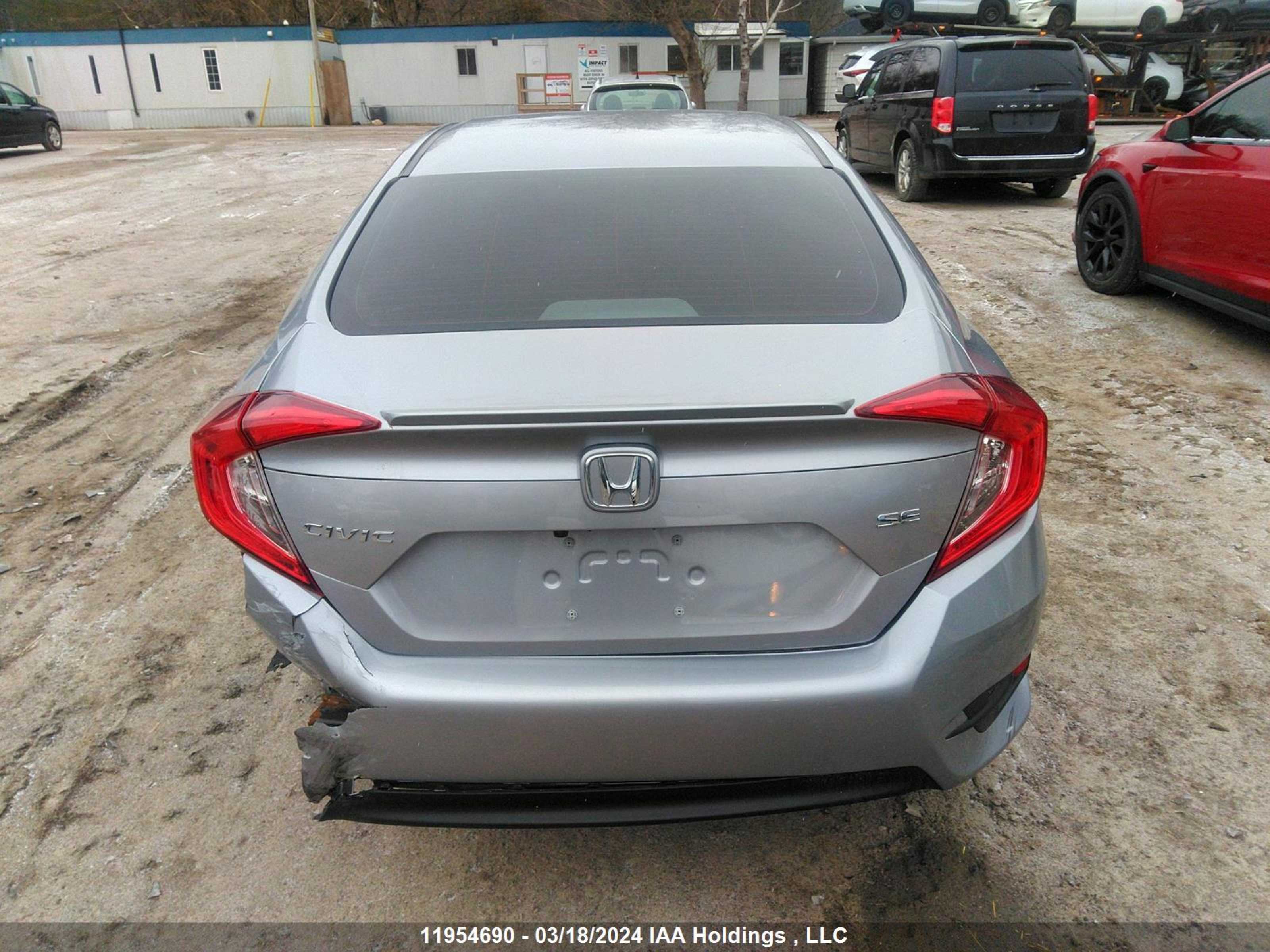 Photo 16 VIN: 2HGFC2F62JH015851 - HONDA CIVIC 