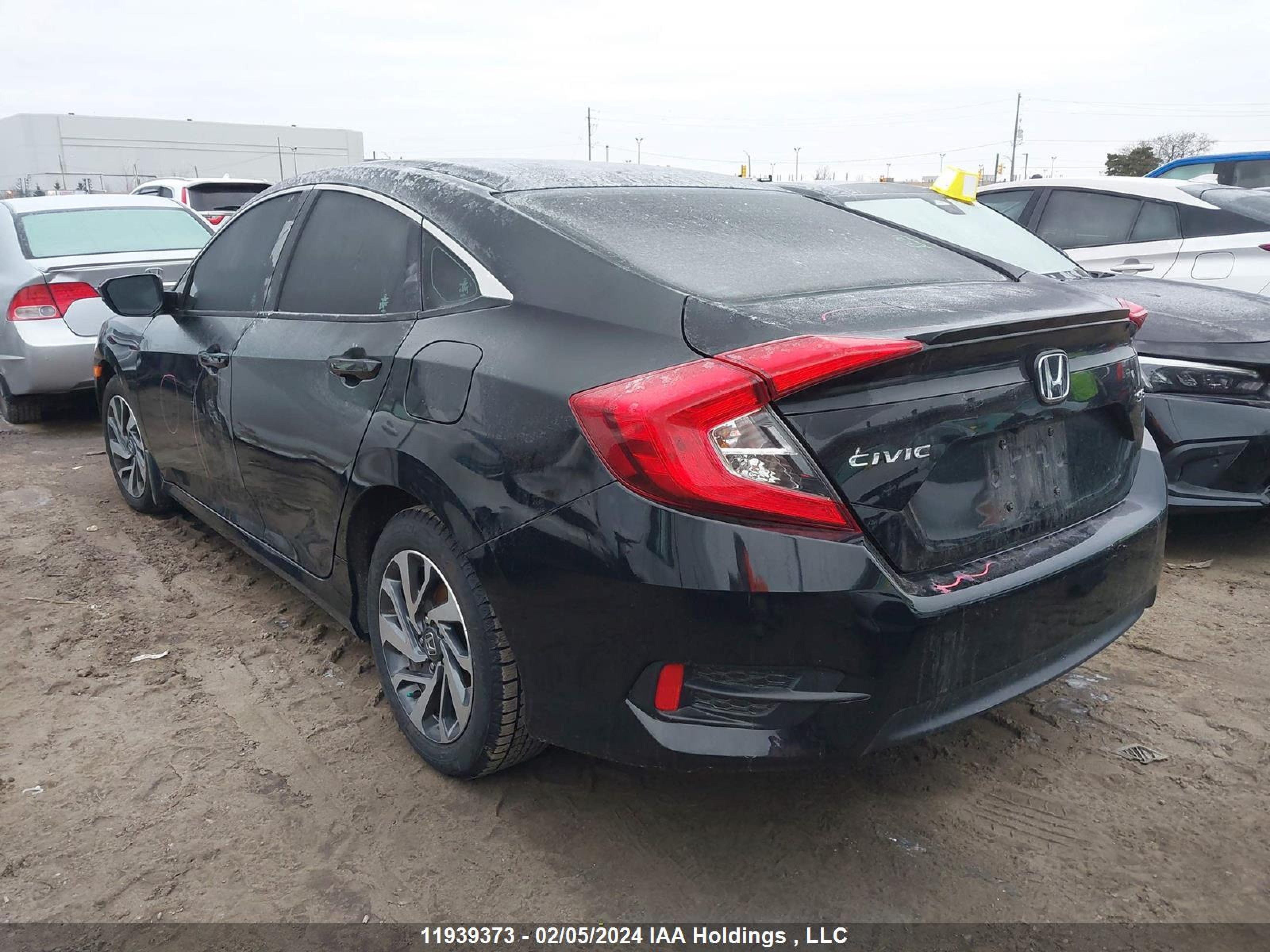 Photo 2 VIN: 2HGFC2F63JH043786 - HONDA CIVIC 