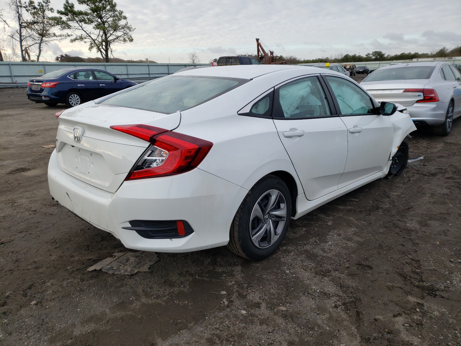 Photo 3 VIN: 2HGFC2F64KH563528 - HONDA CIVIC LX 