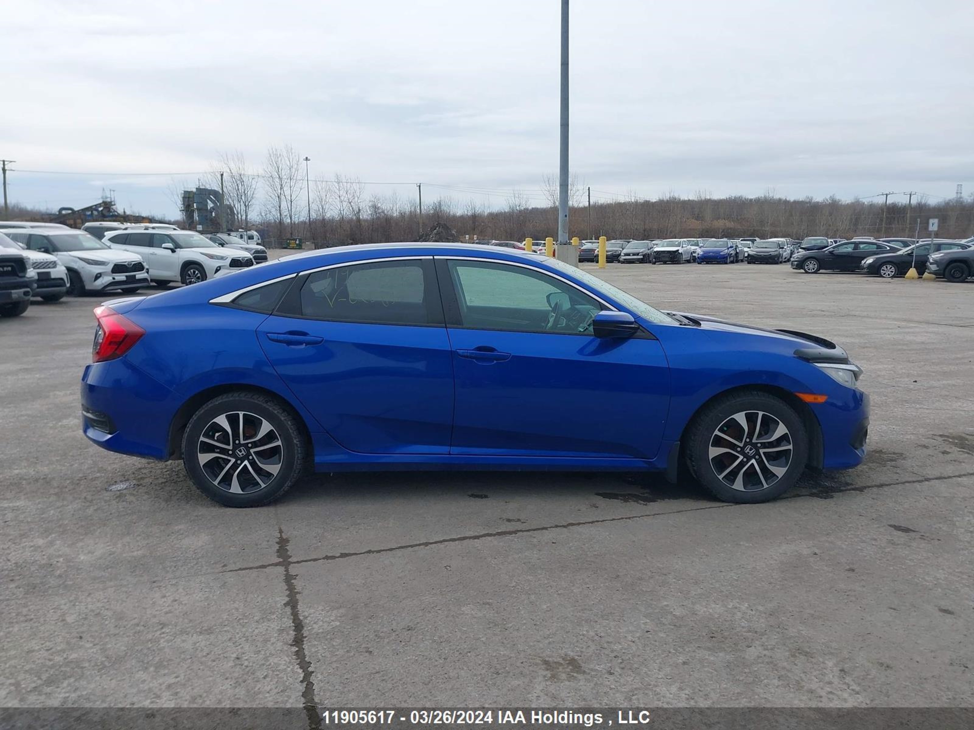 Photo 13 VIN: 2HGFC2F66JH026898 - HONDA CIVIC 