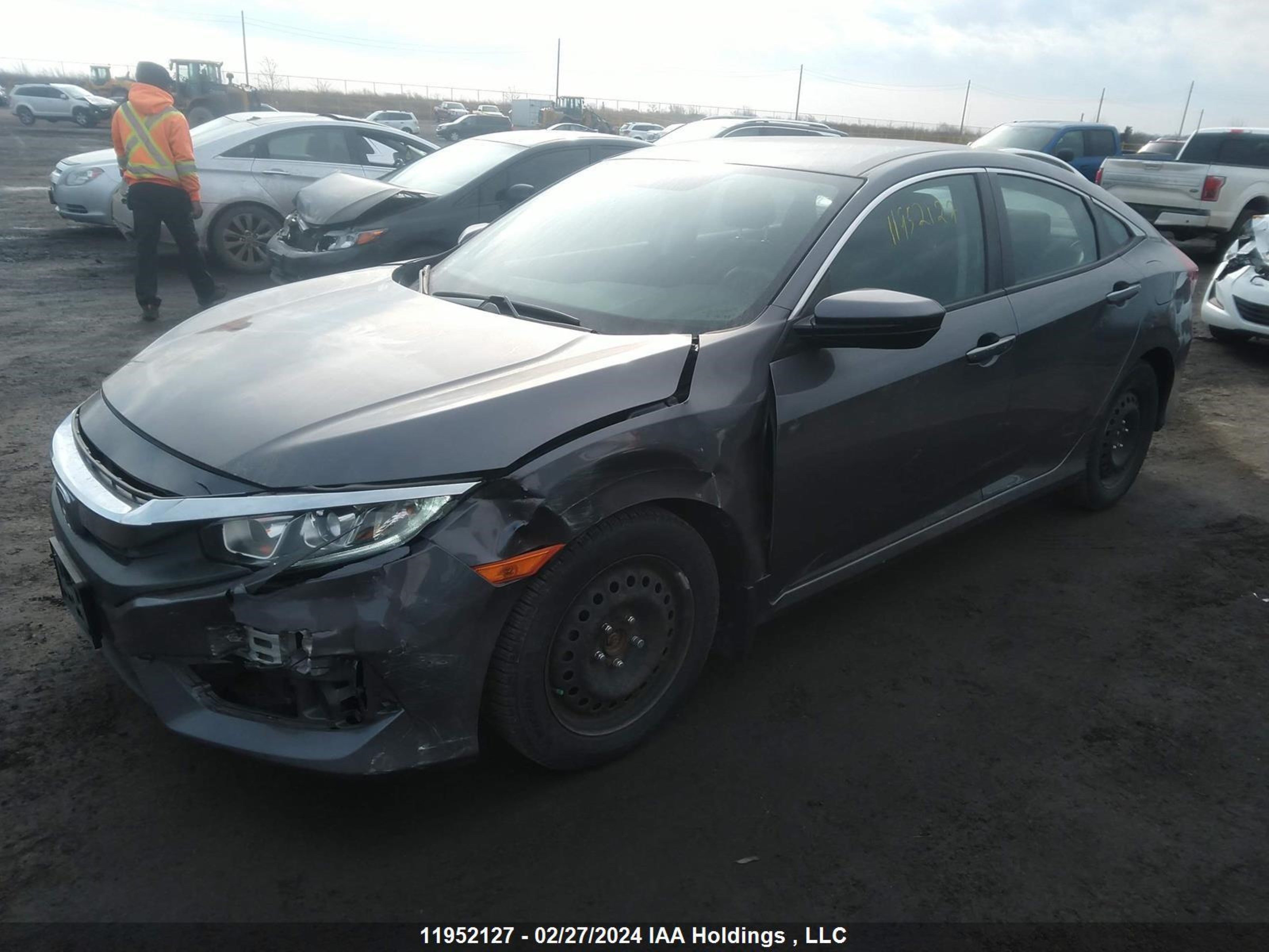 Photo 1 VIN: 2HGFC2F67JH038901 - HONDA CIVIC 