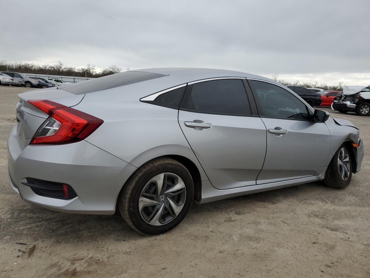 Photo 2 VIN: 2HGFC2F69LH597790 - HONDA CIVIC 