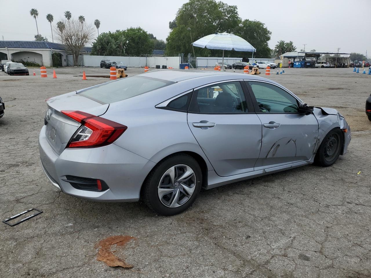 Photo 2 VIN: 2HGFC2F6XKH562707 - HONDA CIVIC 