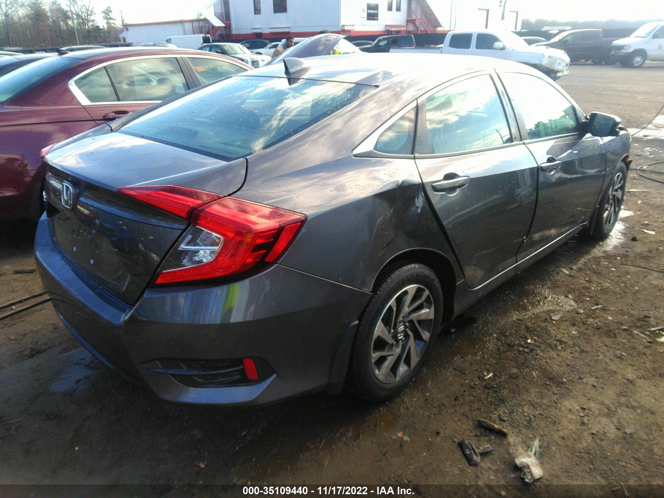 Photo 3 VIN: 2HGFC2F70JH547561 - HONDA CIVIC 