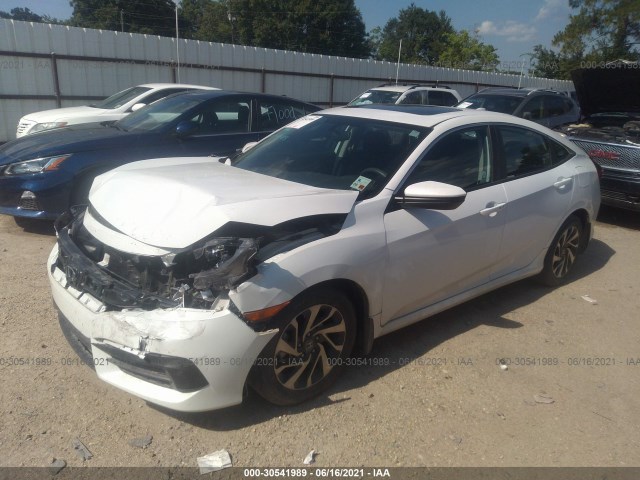 Photo 1 VIN: 2HGFC2F70JH557460 - HONDA CIVIC SEDAN 