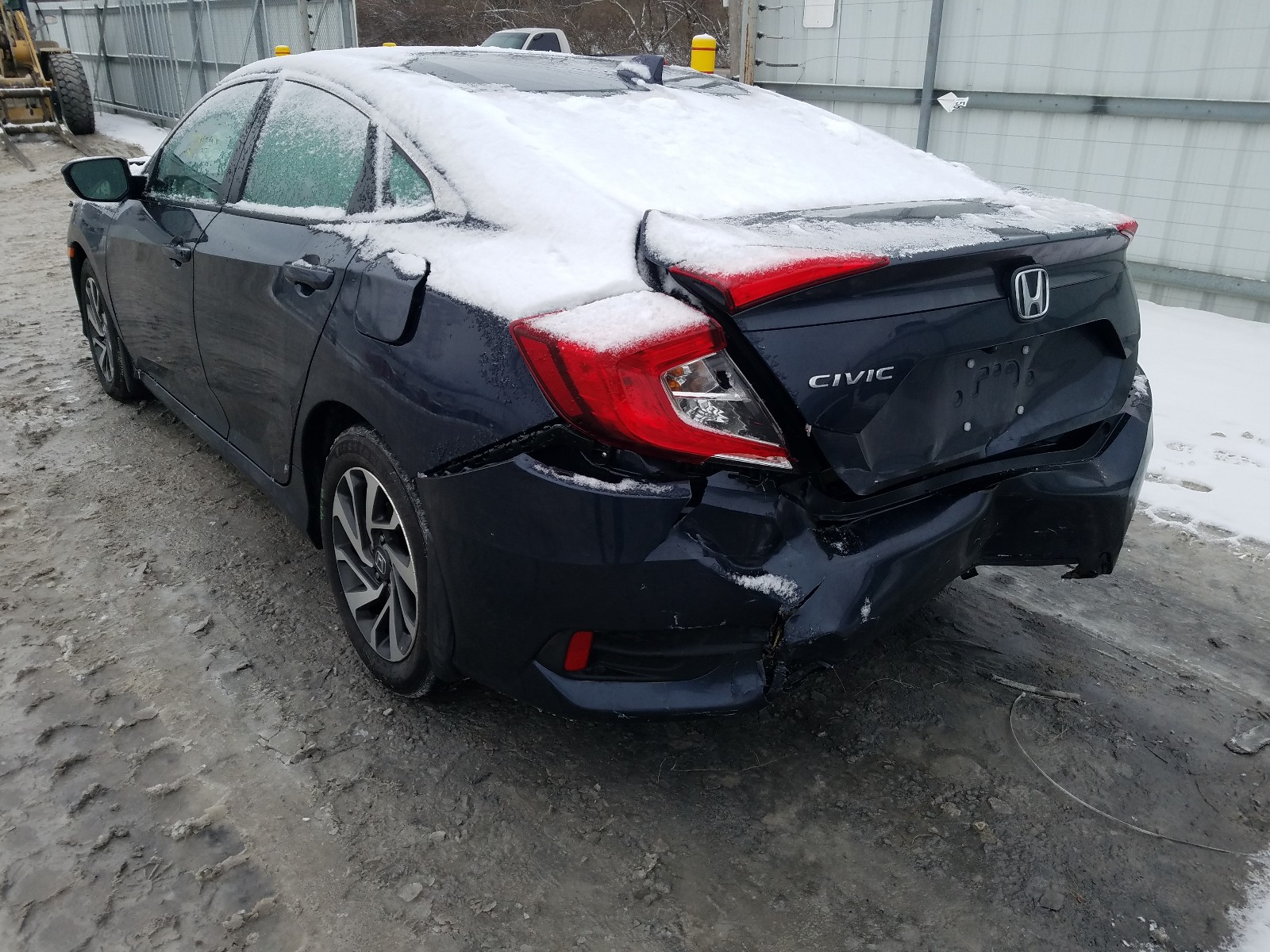 Photo 2 VIN: 2HGFC2F70JH565509 - HONDA CIVIC EX 