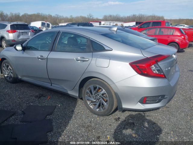 Photo 2 VIN: 2HGFC2F70JH596761 - HONDA CIVIC 