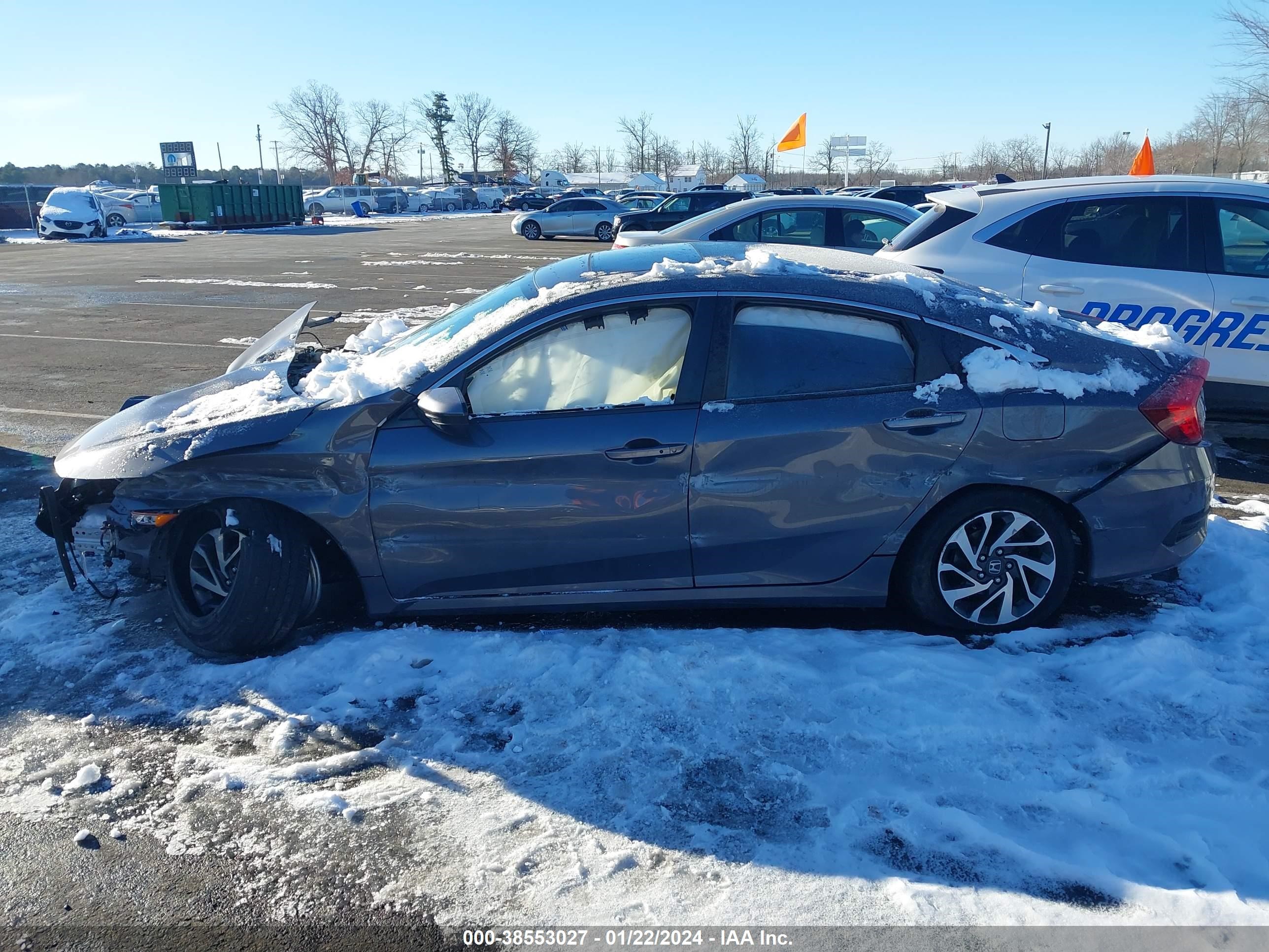 Photo 13 VIN: 2HGFC2F71GH563776 - HONDA CIVIC 