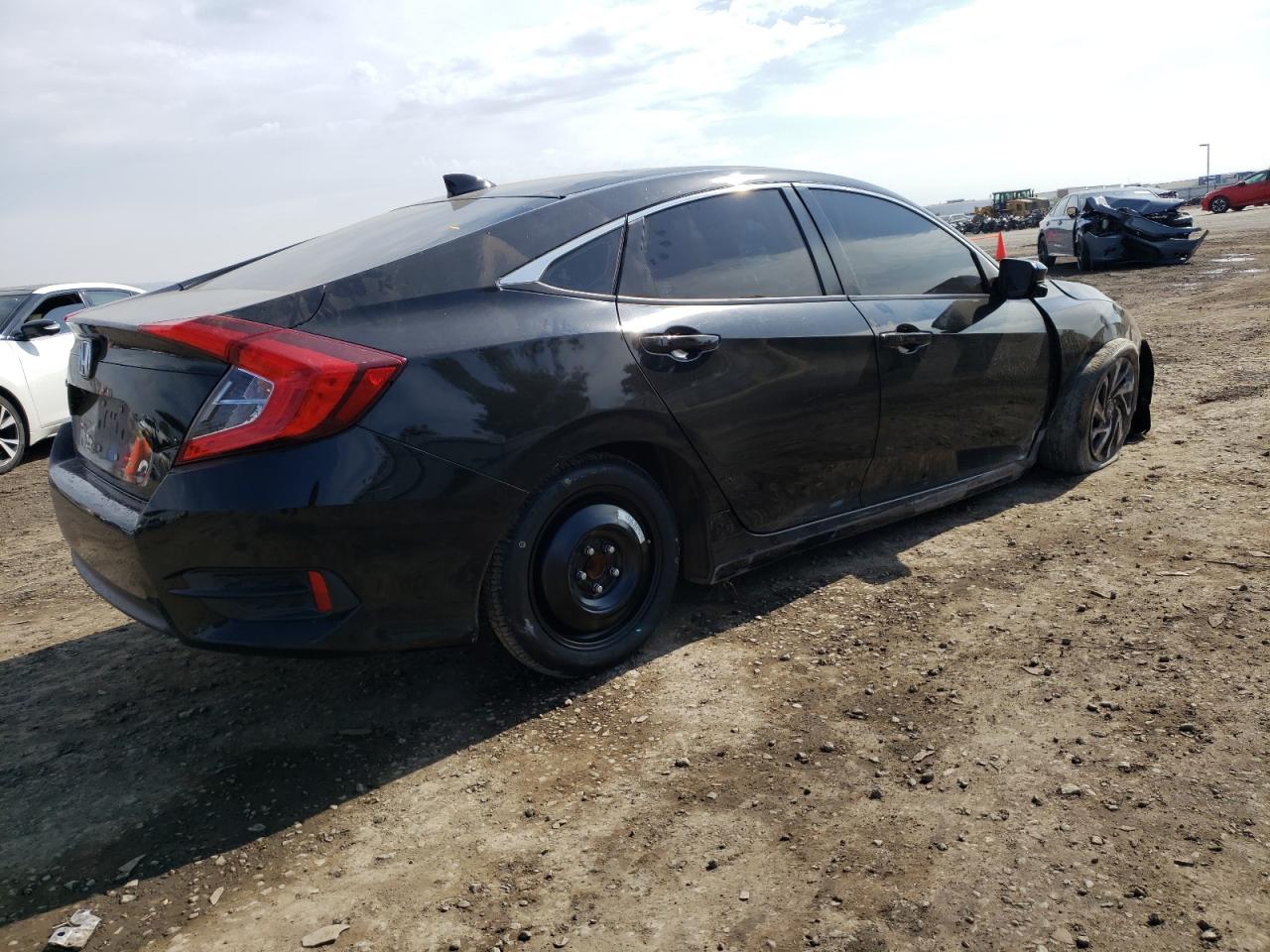 Photo 2 VIN: 2HGFC2F71JH526573 - HONDA CIVIC 