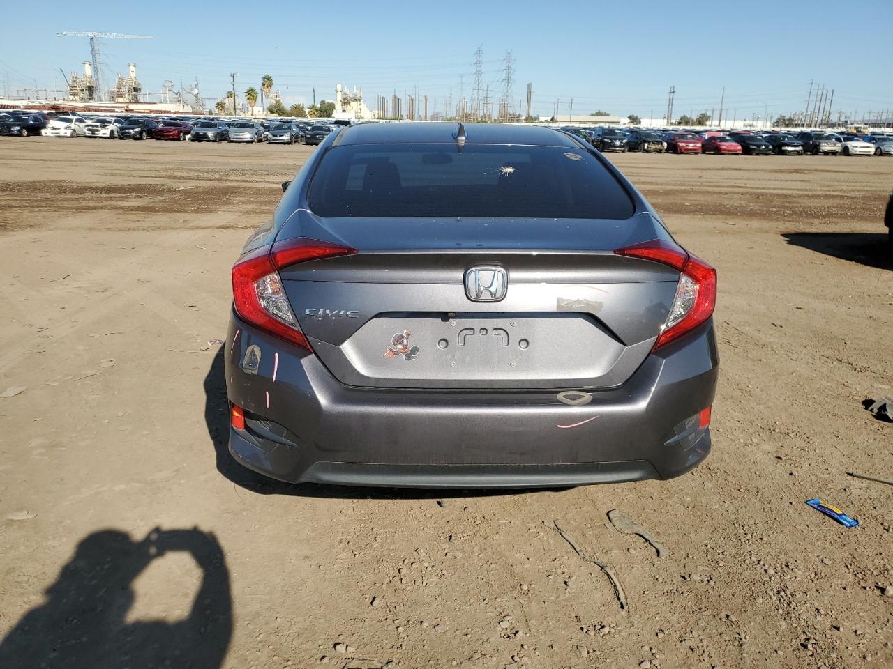 Photo 5 VIN: 2HGFC2F71JH565874 - HONDA CIVIC 