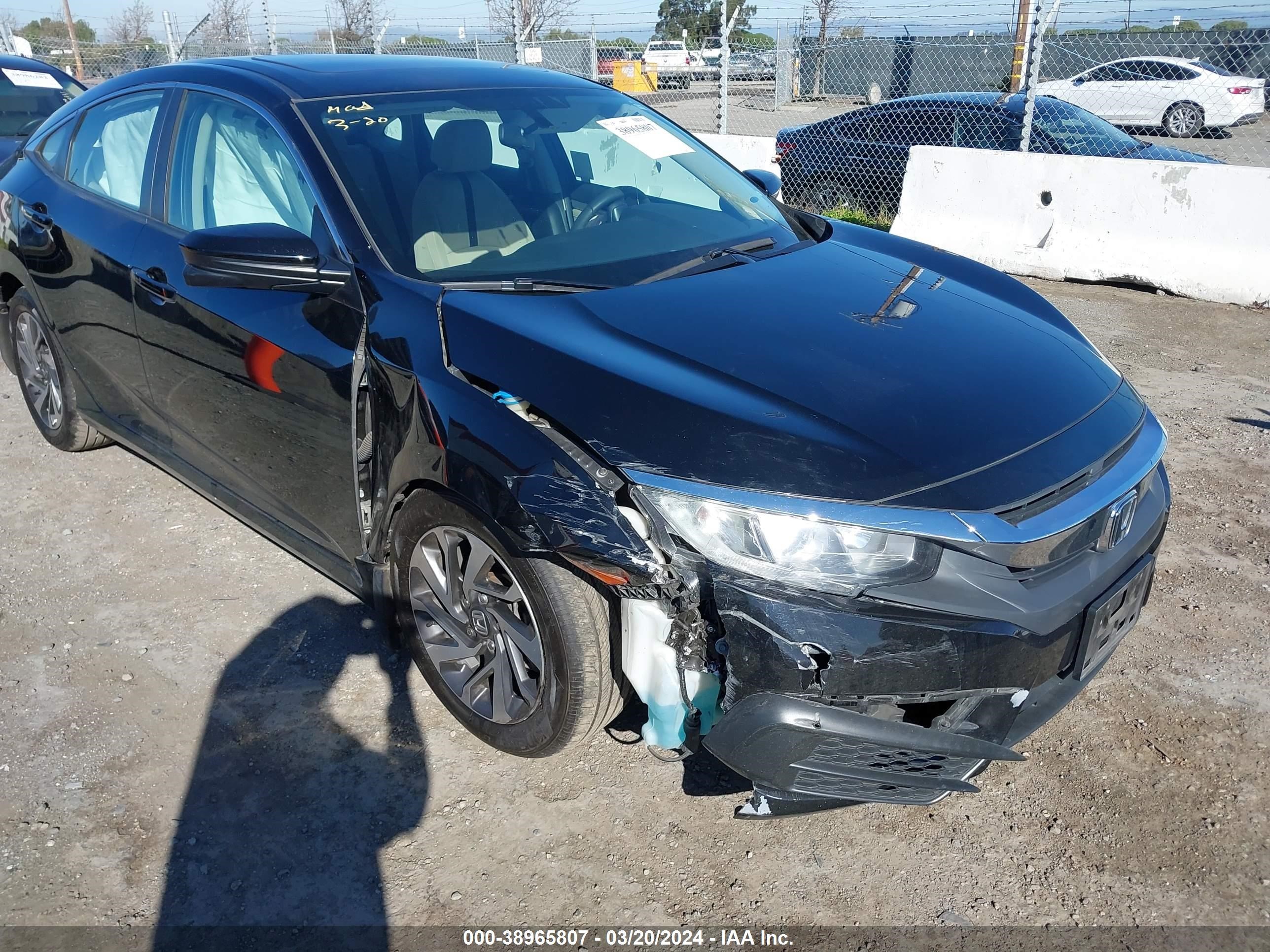 Photo 5 VIN: 2HGFC2F72JH555774 - HONDA CIVIC 