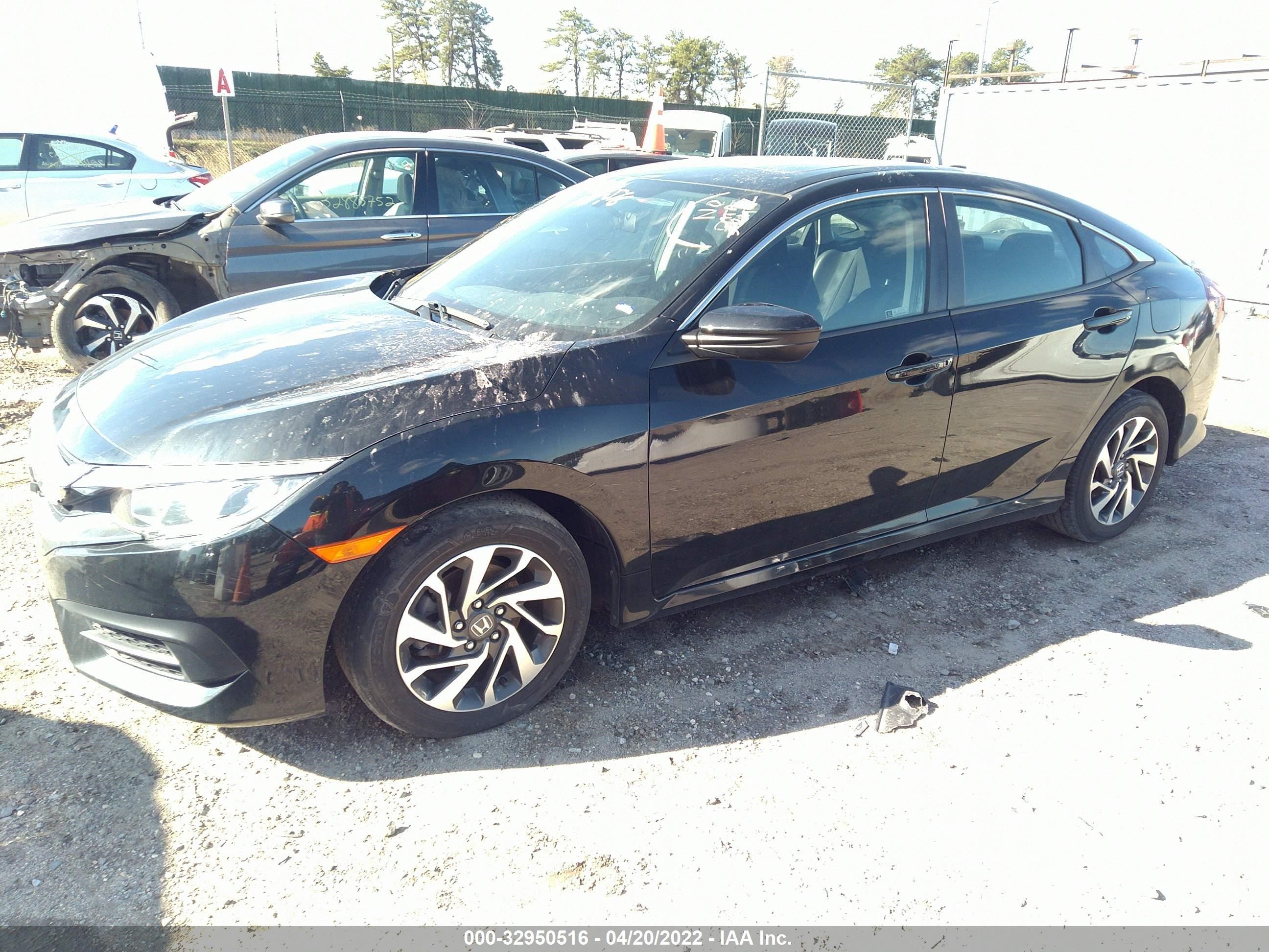 Photo 1 VIN: 2HGFC2F72JH562658 - HONDA CIVIC 