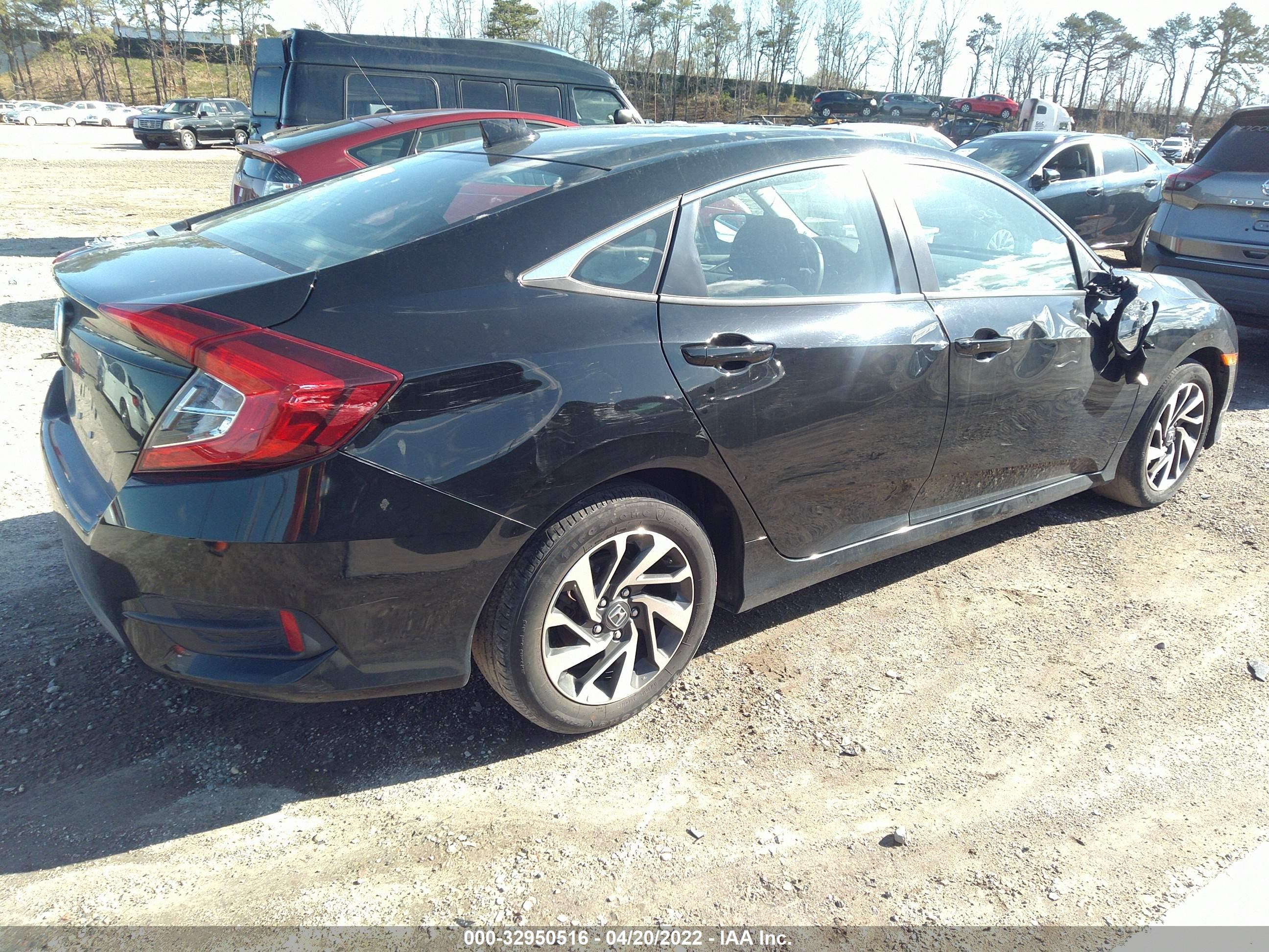 Photo 3 VIN: 2HGFC2F72JH562658 - HONDA CIVIC 