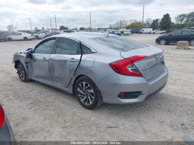 Photo 2 VIN: 2HGFC2F72JH572901 - HONDA CIVIC 