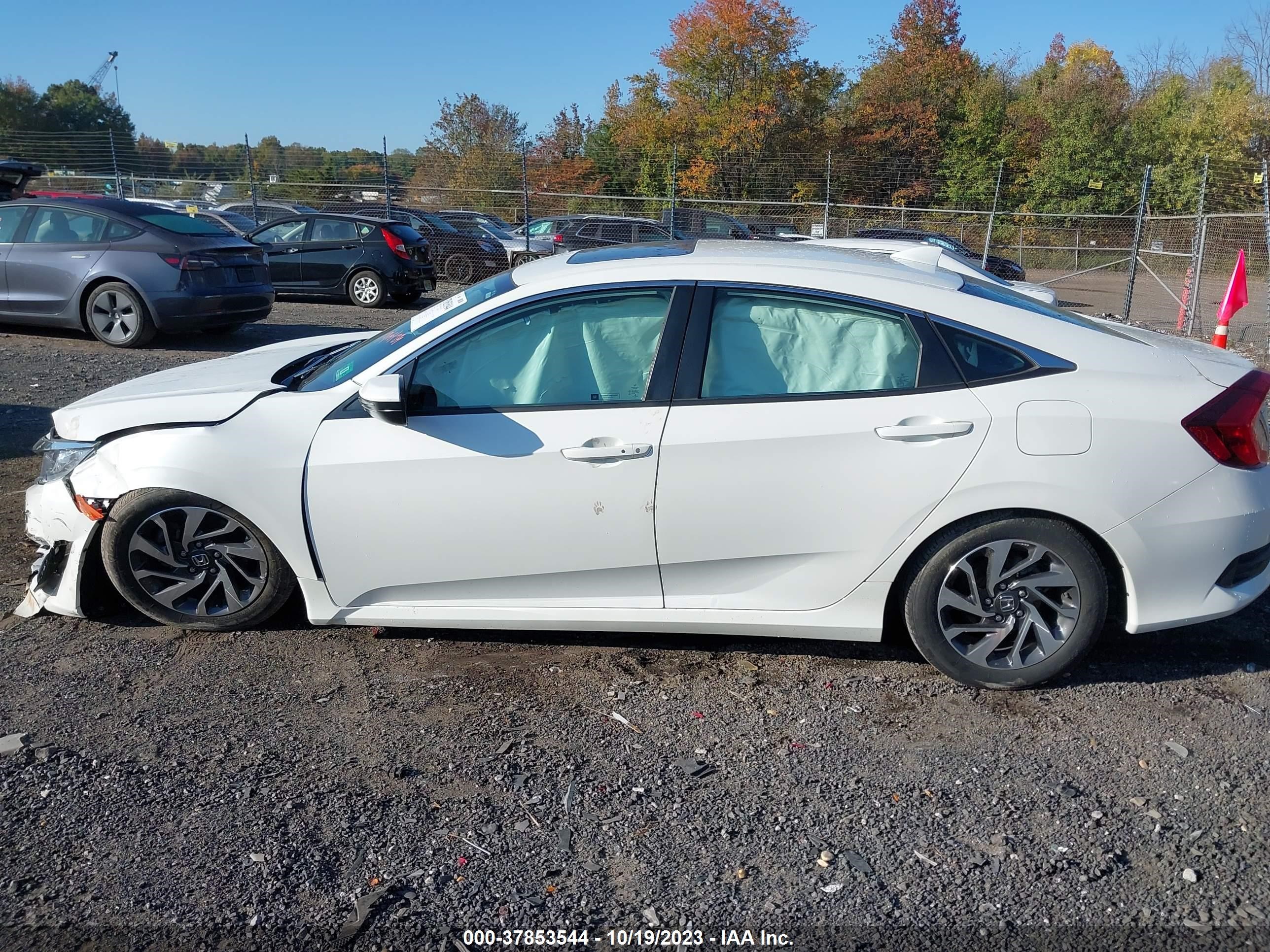 Photo 13 VIN: 2HGFC2F73HH549640 - HONDA CIVIC 