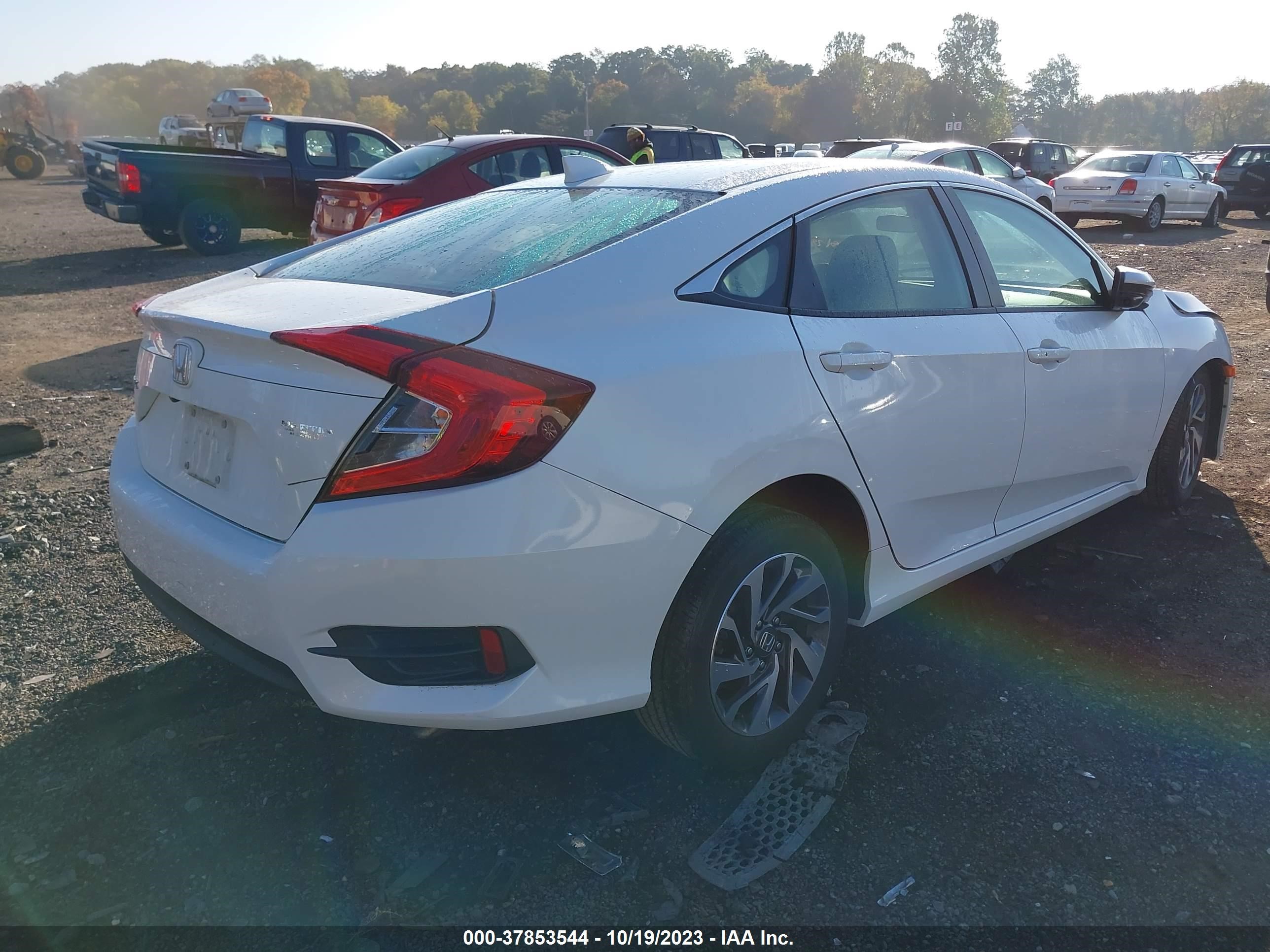 Photo 3 VIN: 2HGFC2F73HH549640 - HONDA CIVIC 