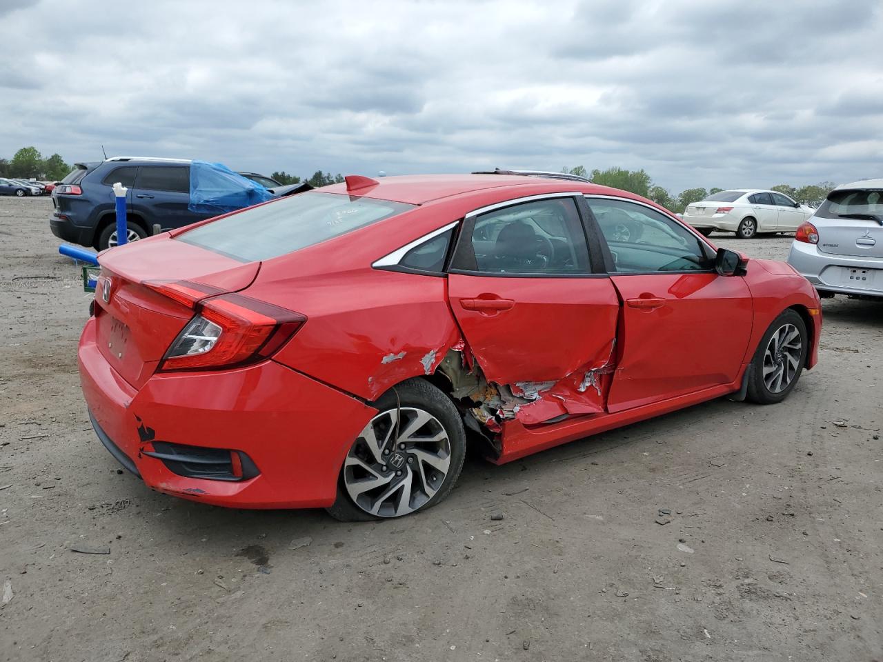 Photo 2 VIN: 2HGFC2F73JH552821 - HONDA CIVIC 