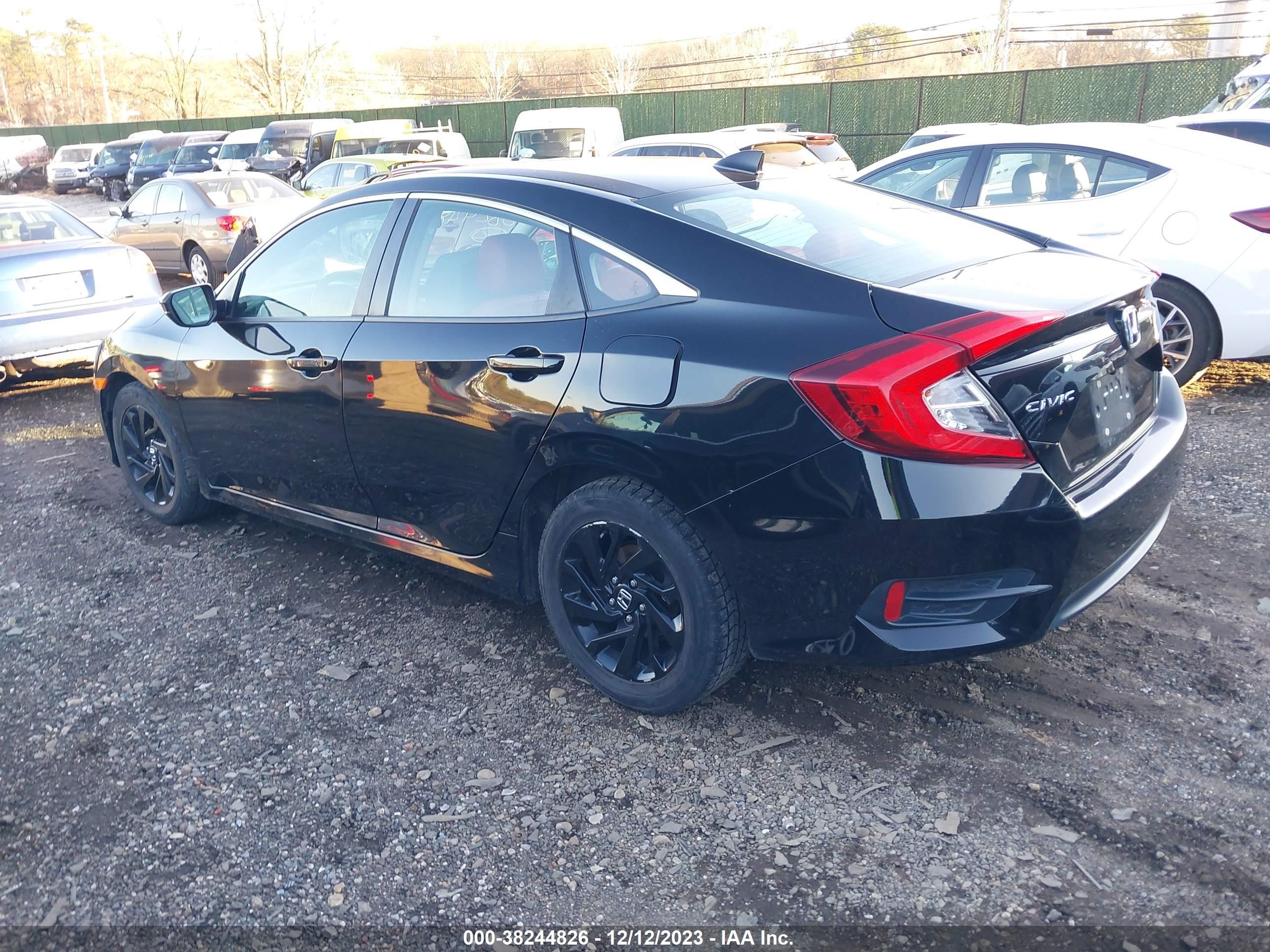 Photo 2 VIN: 2HGFC2F73JH562684 - HONDA CIVIC 