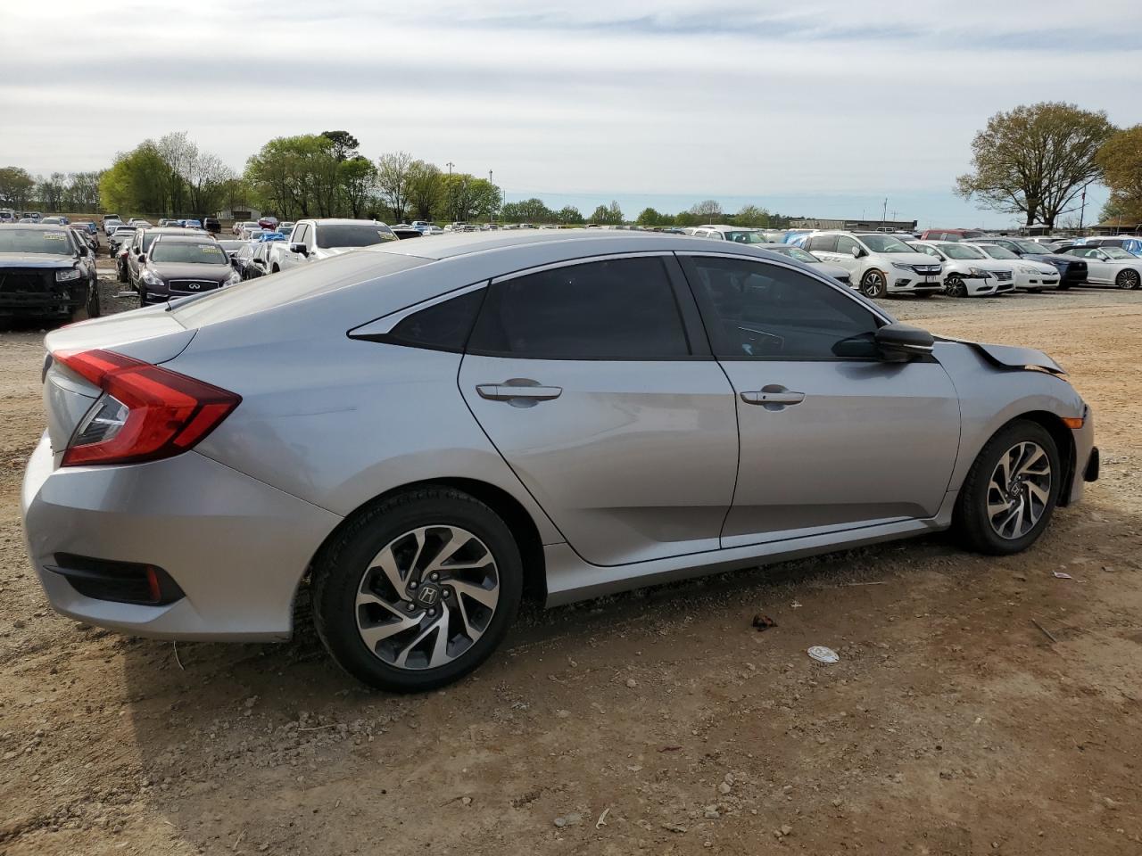 Photo 2 VIN: 2HGFC2F74GH511056 - HONDA CIVIC 