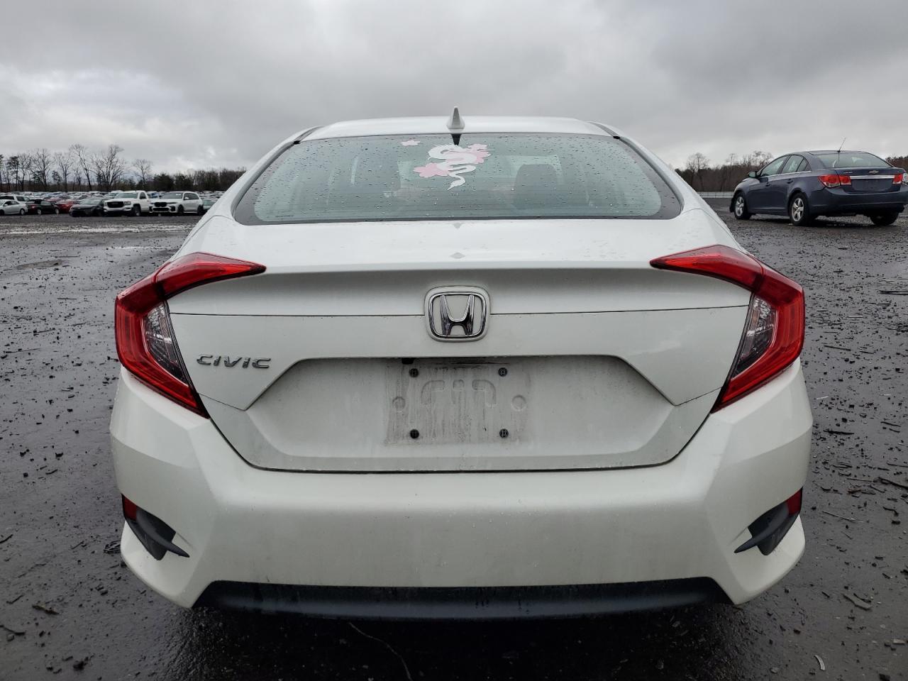 Photo 5 VIN: 2HGFC2F74JH521111 - HONDA CIVIC 