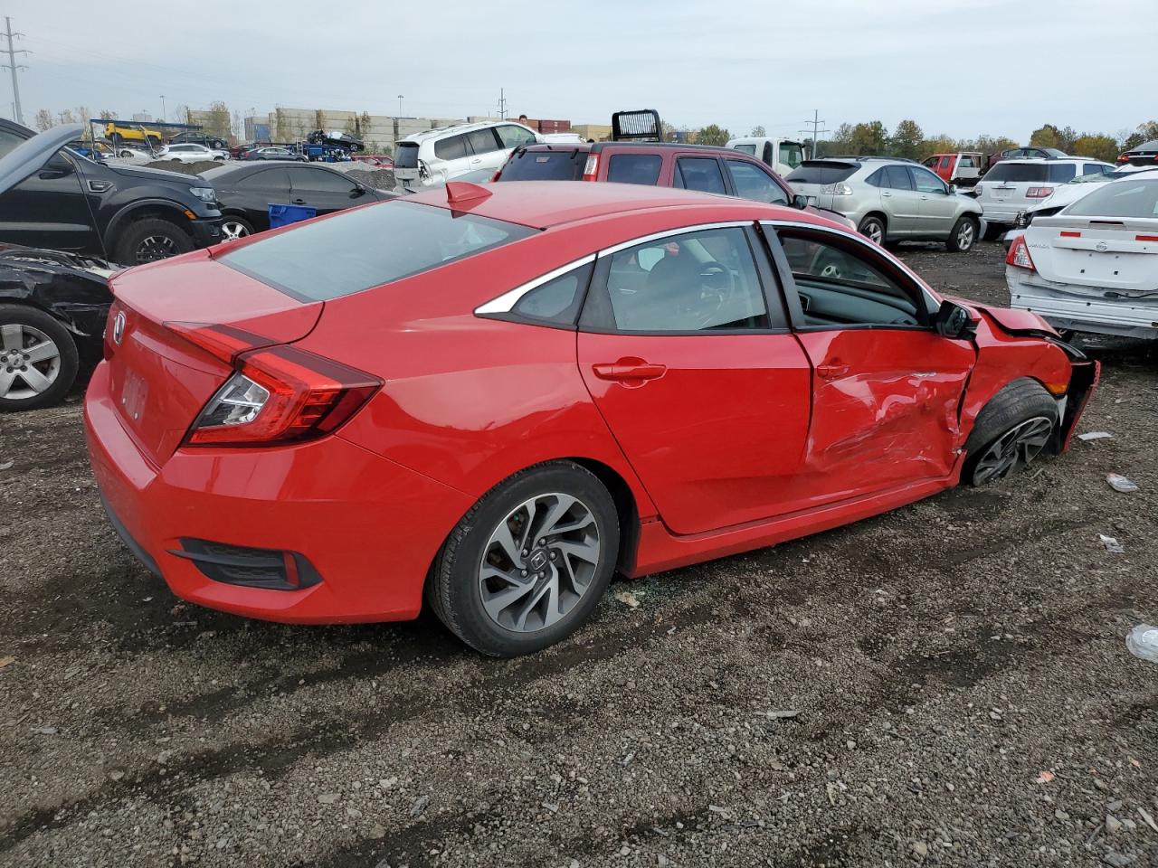 Photo 2 VIN: 2HGFC2F74JH598559 - HONDA CIVIC 