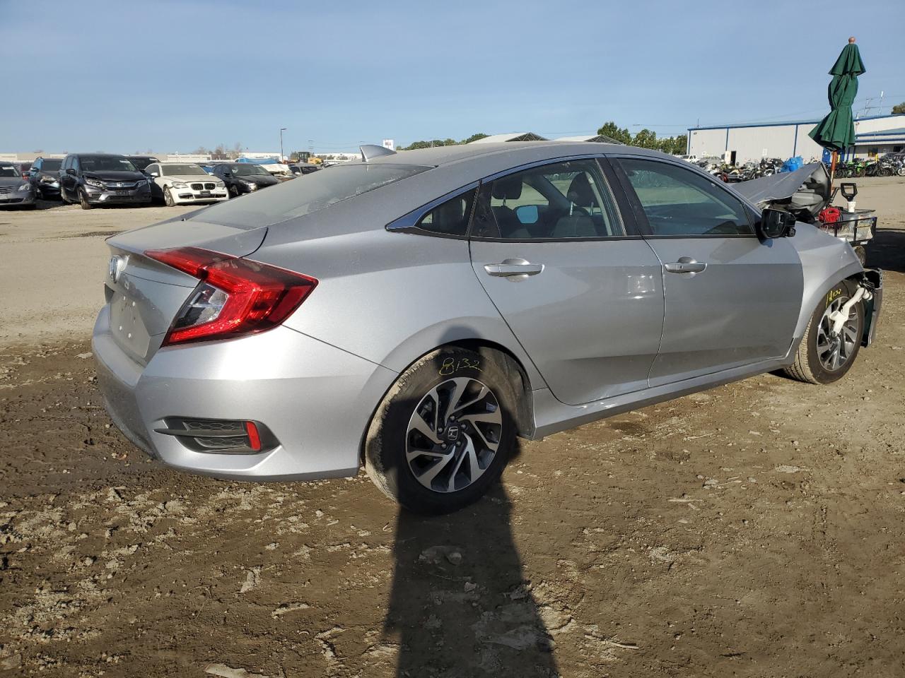 Photo 2 VIN: 2HGFC2F74JH606966 - HONDA CIVIC 