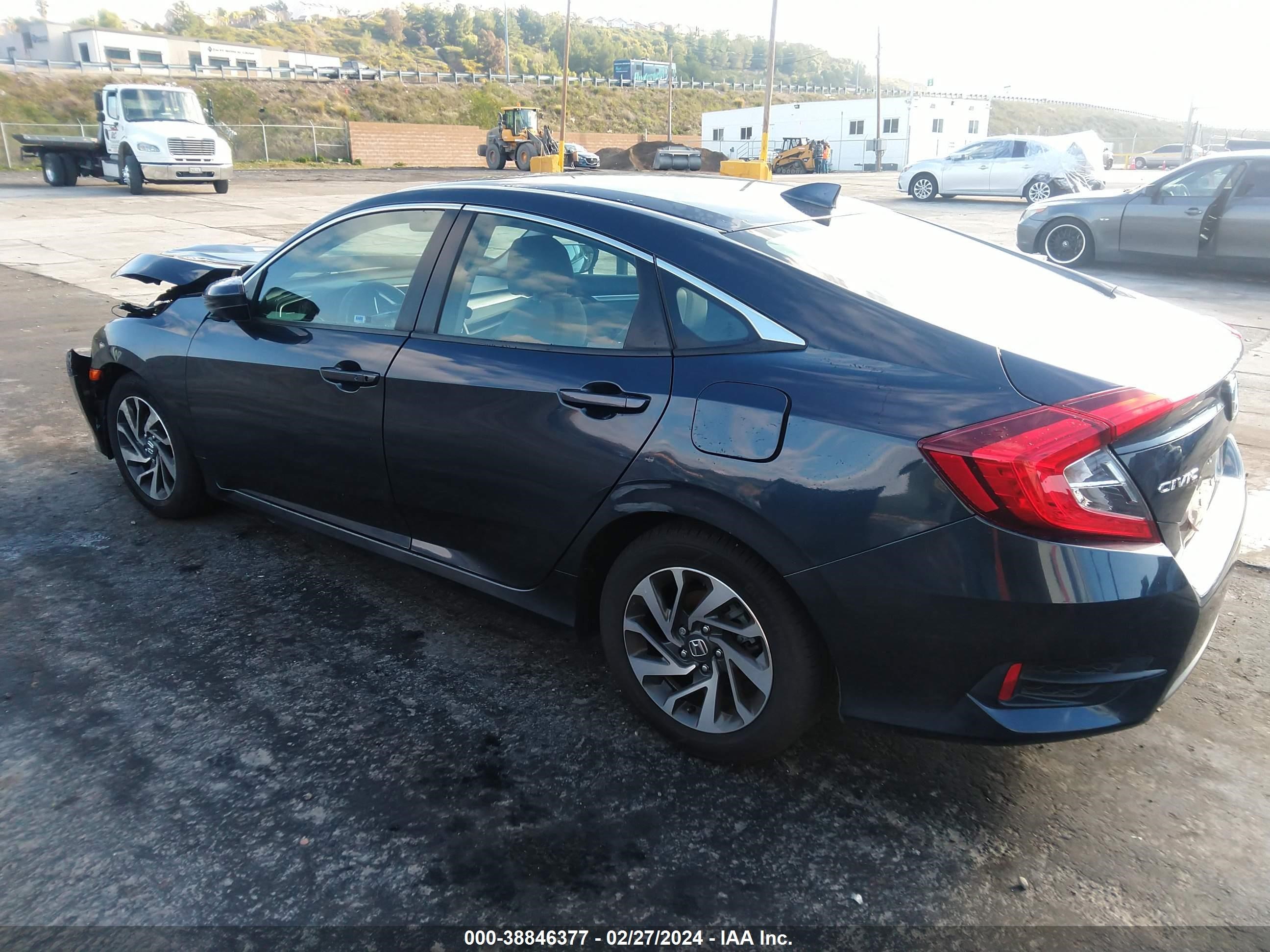 Photo 2 VIN: 2HGFC2F76HH543900 - HONDA CIVIC 