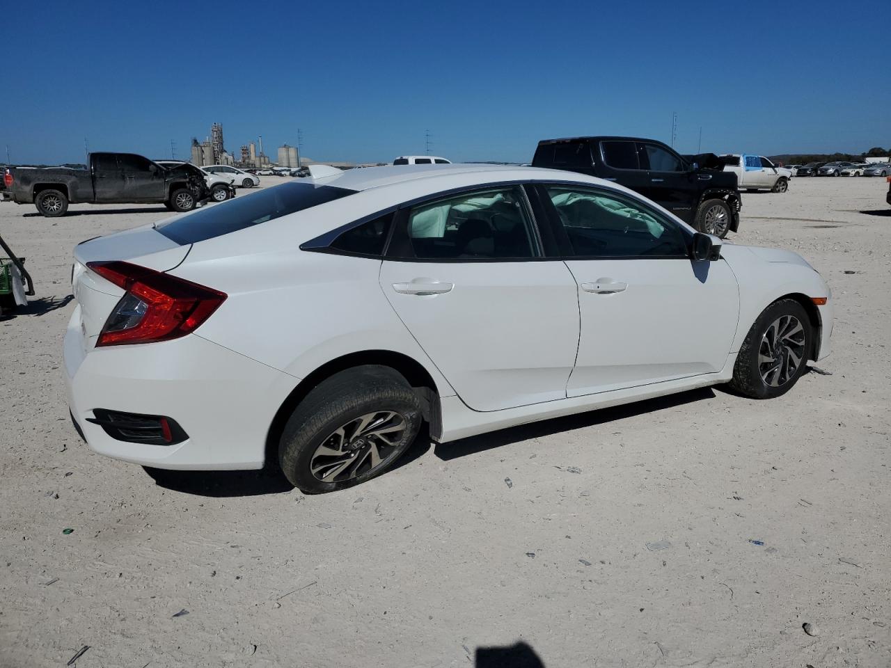 Photo 2 VIN: 2HGFC2F76HH560065 - HONDA CIVIC 