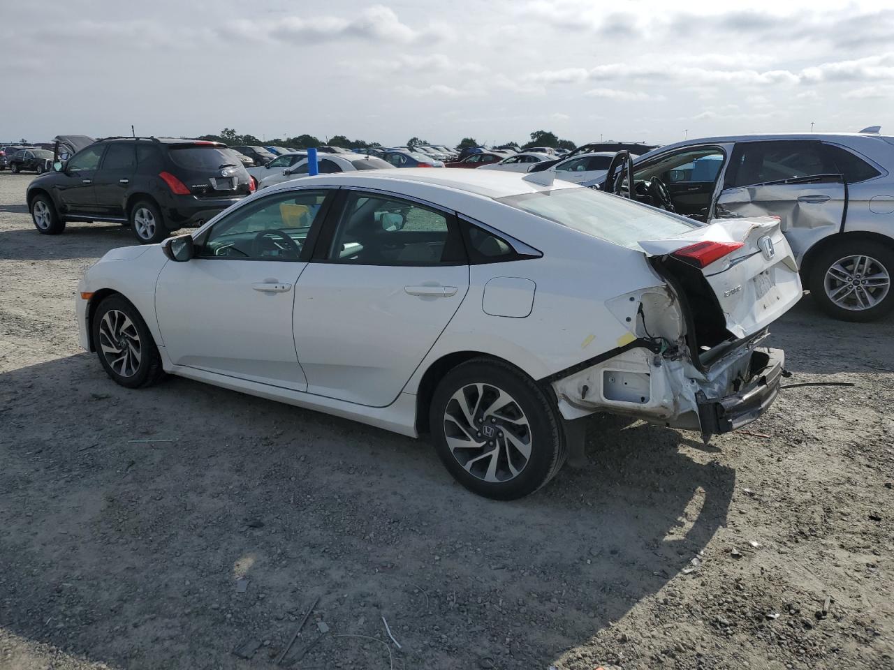 Photo 1 VIN: 2HGFC2F76JH547127 - HONDA CIVIC 