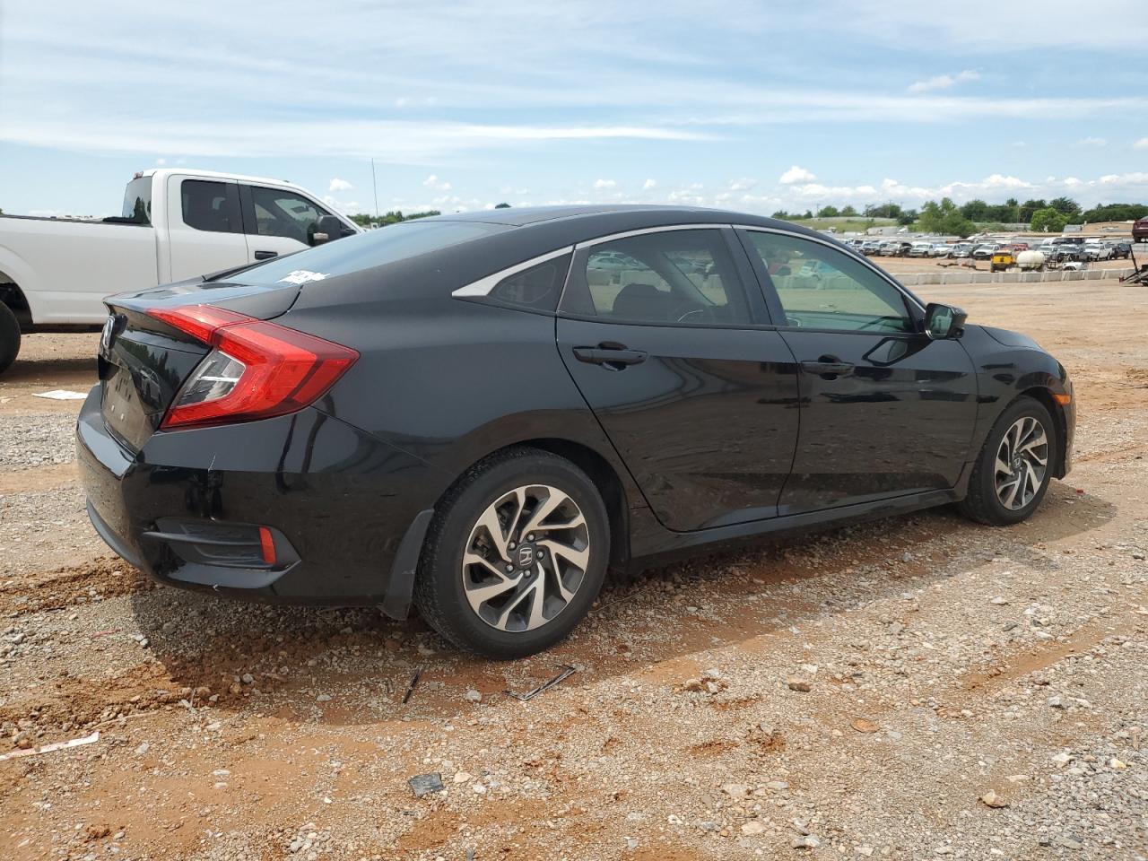 Photo 2 VIN: 2HGFC2F77GH505462 - HONDA CIVIC 