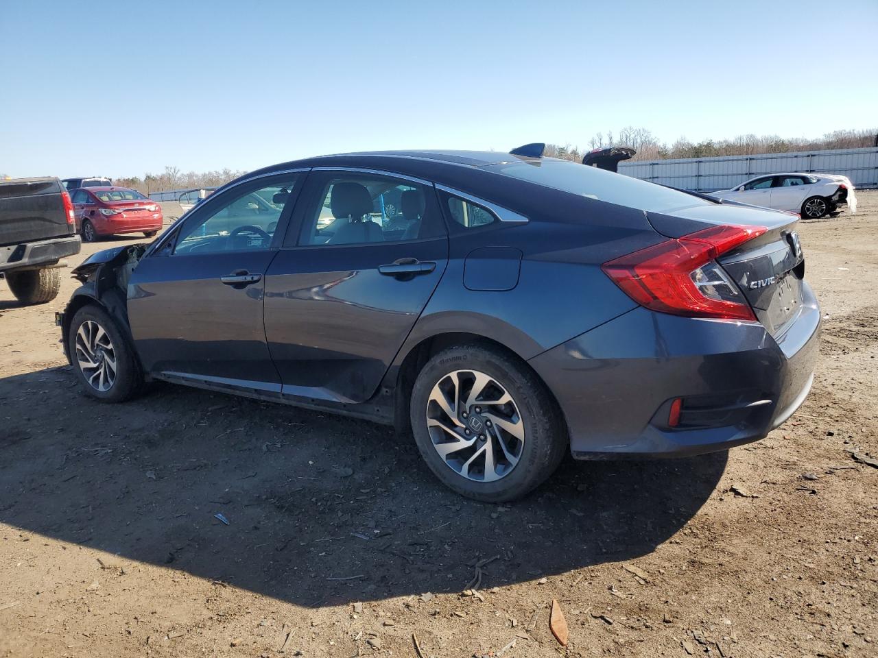 Photo 1 VIN: 2HGFC2F77JH589094 - HONDA CIVIC 