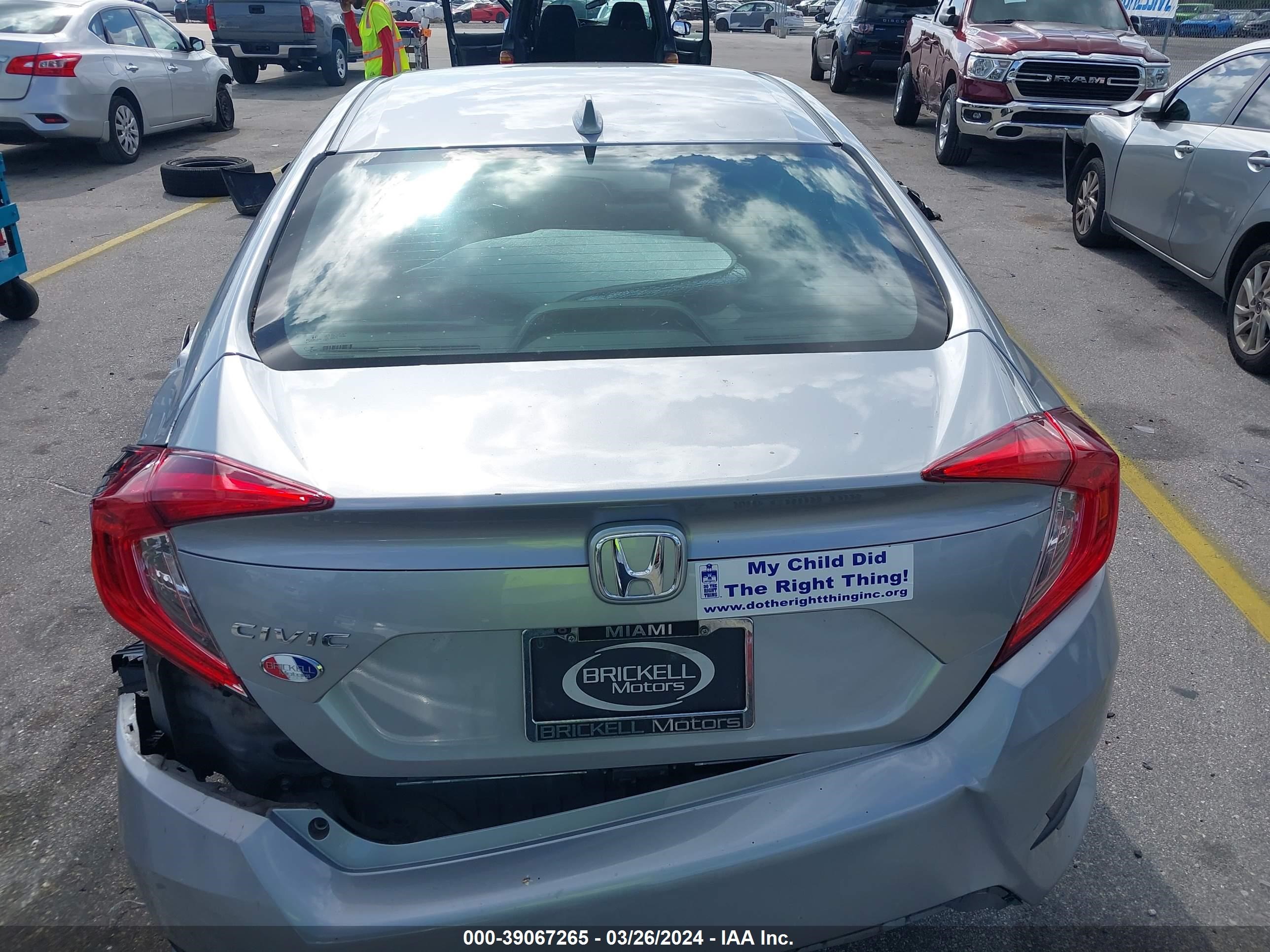 Photo 15 VIN: 2HGFC2F77JH589628 - HONDA CIVIC 