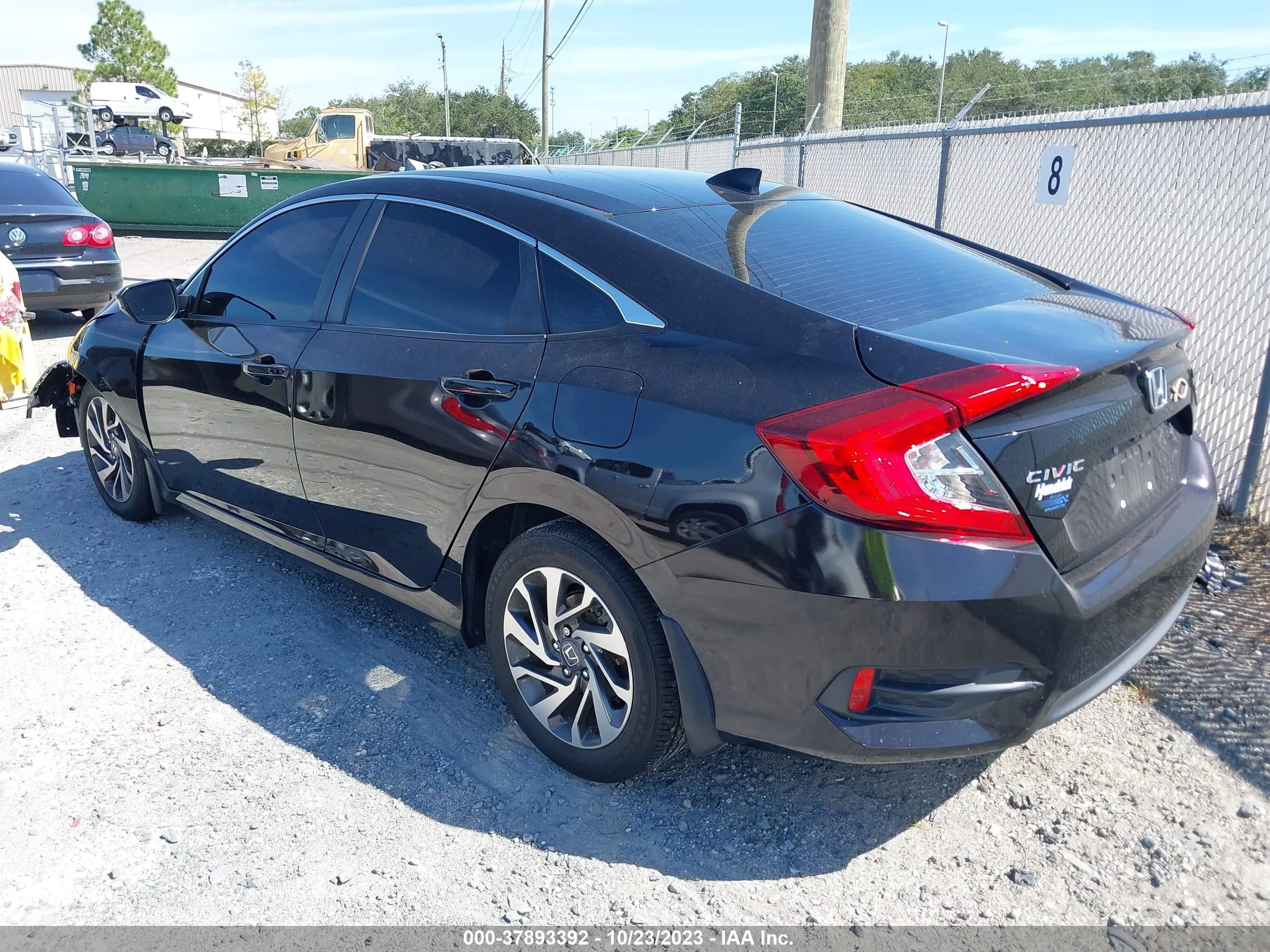 Photo 2 VIN: 2HGFC2F77JH591394 - HONDA CIVIC 