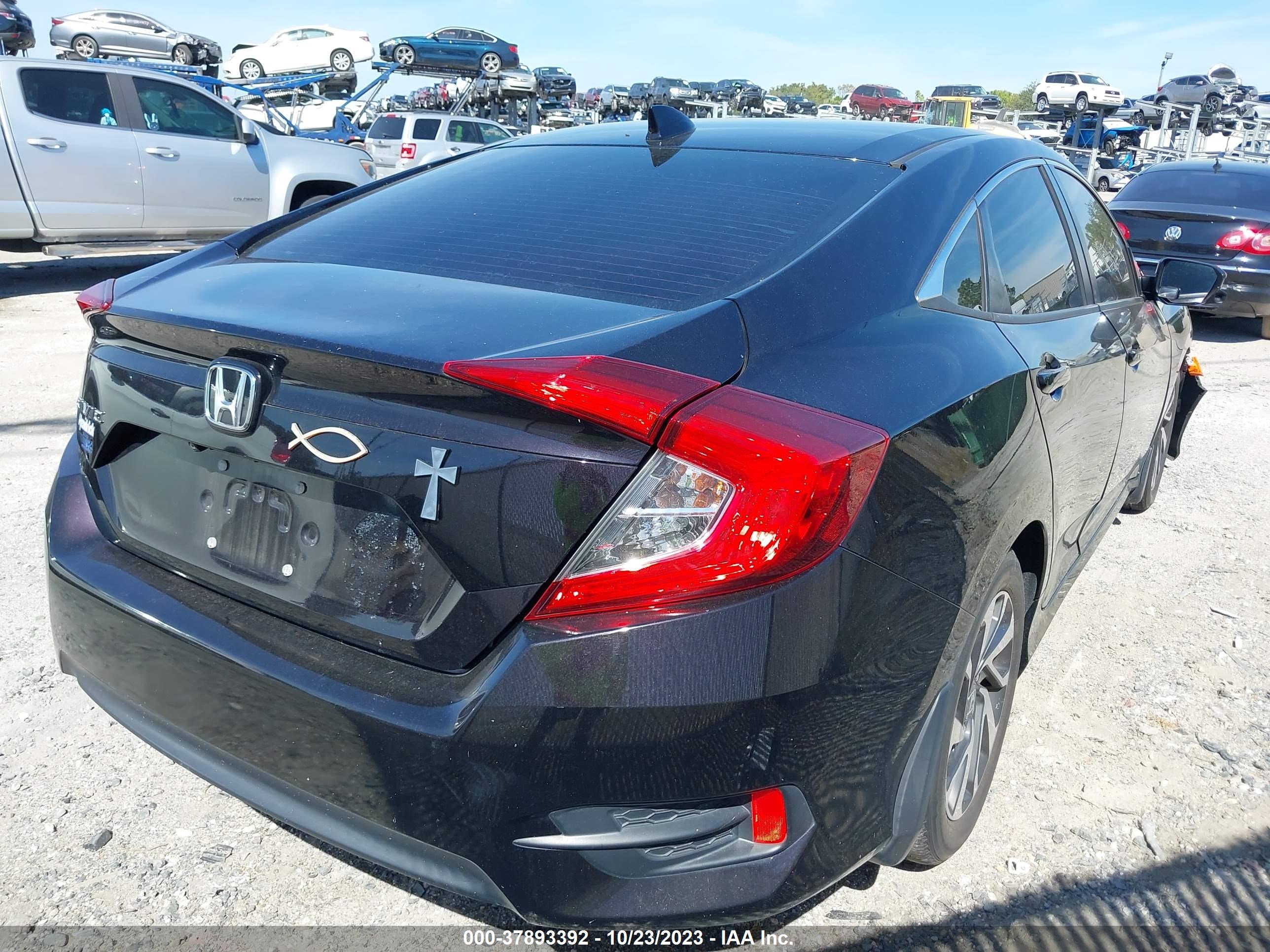 Photo 3 VIN: 2HGFC2F77JH591394 - HONDA CIVIC 