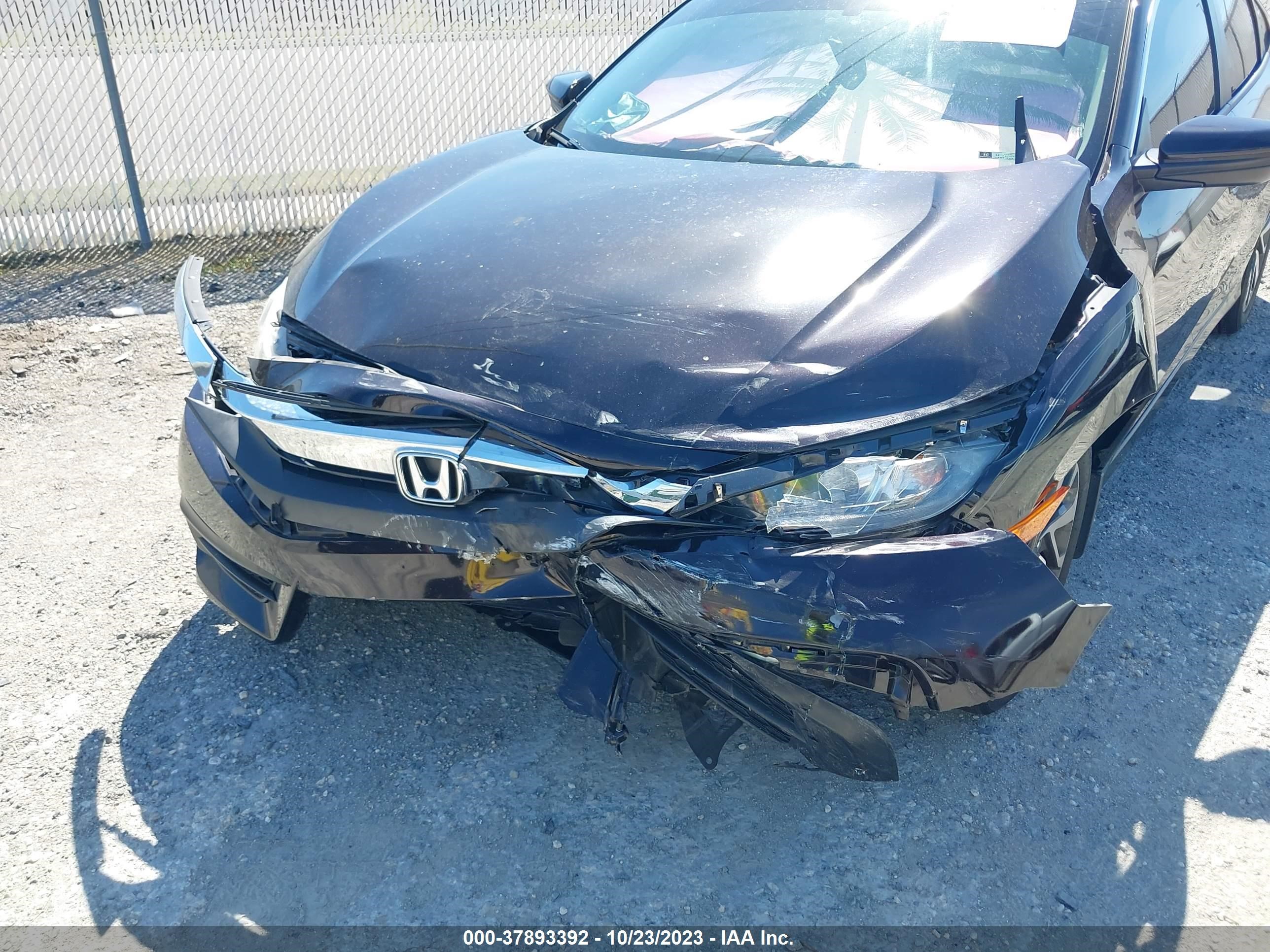 Photo 5 VIN: 2HGFC2F77JH591394 - HONDA CIVIC 