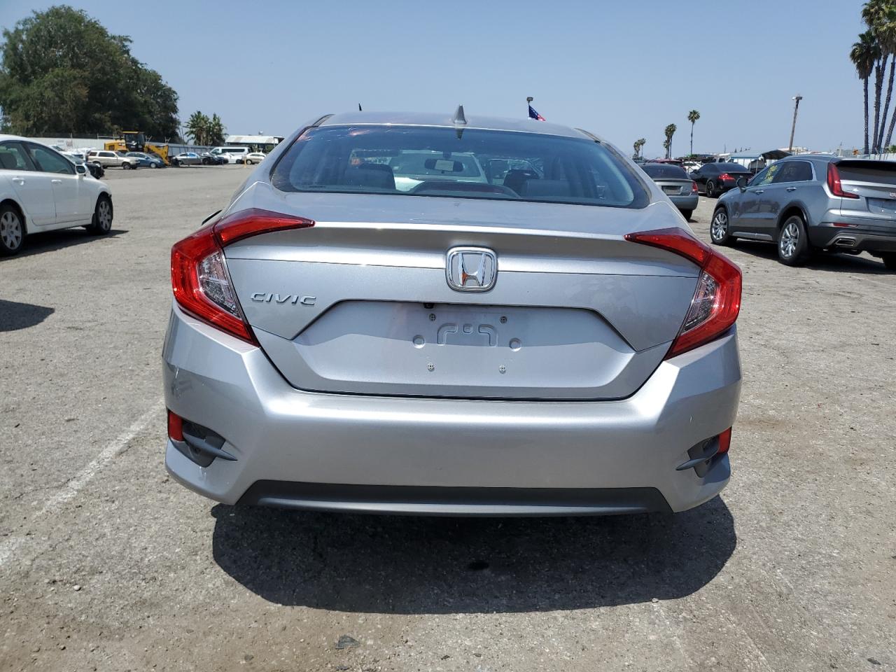 Photo 5 VIN: 2HGFC2F77JH609733 - HONDA CIVIC 