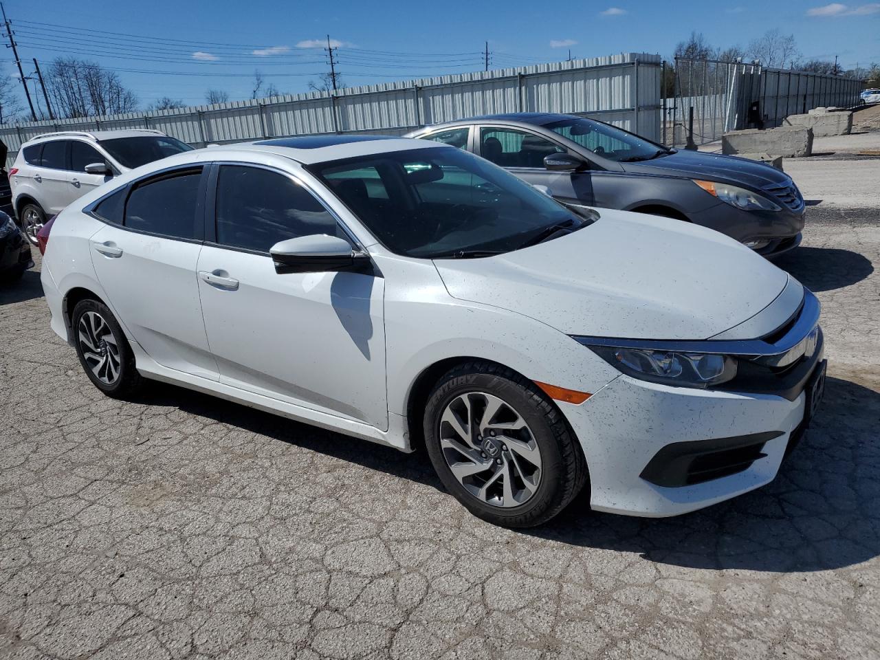 Photo 3 VIN: 2HGFC2F78JH513836 - HONDA CIVIC 